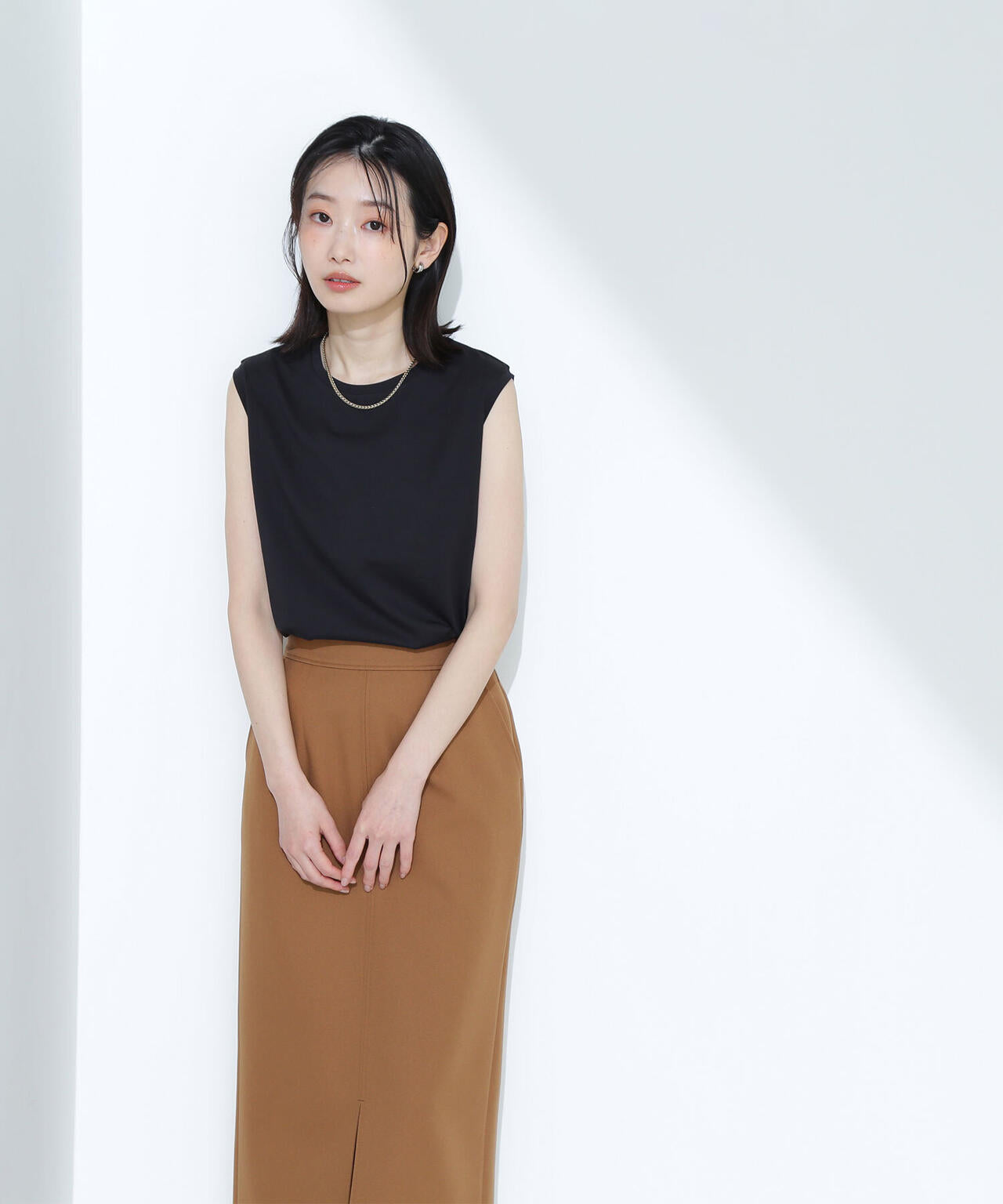 メタルプレートノースリーブカットソー*