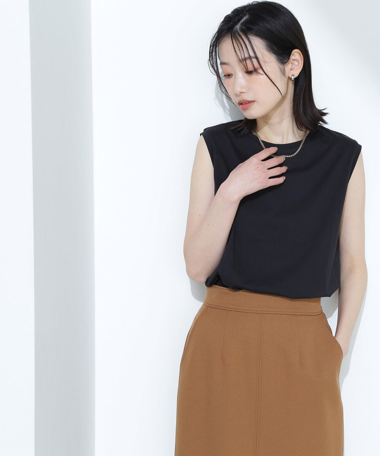 メタルプレートノースリーブカットソー*