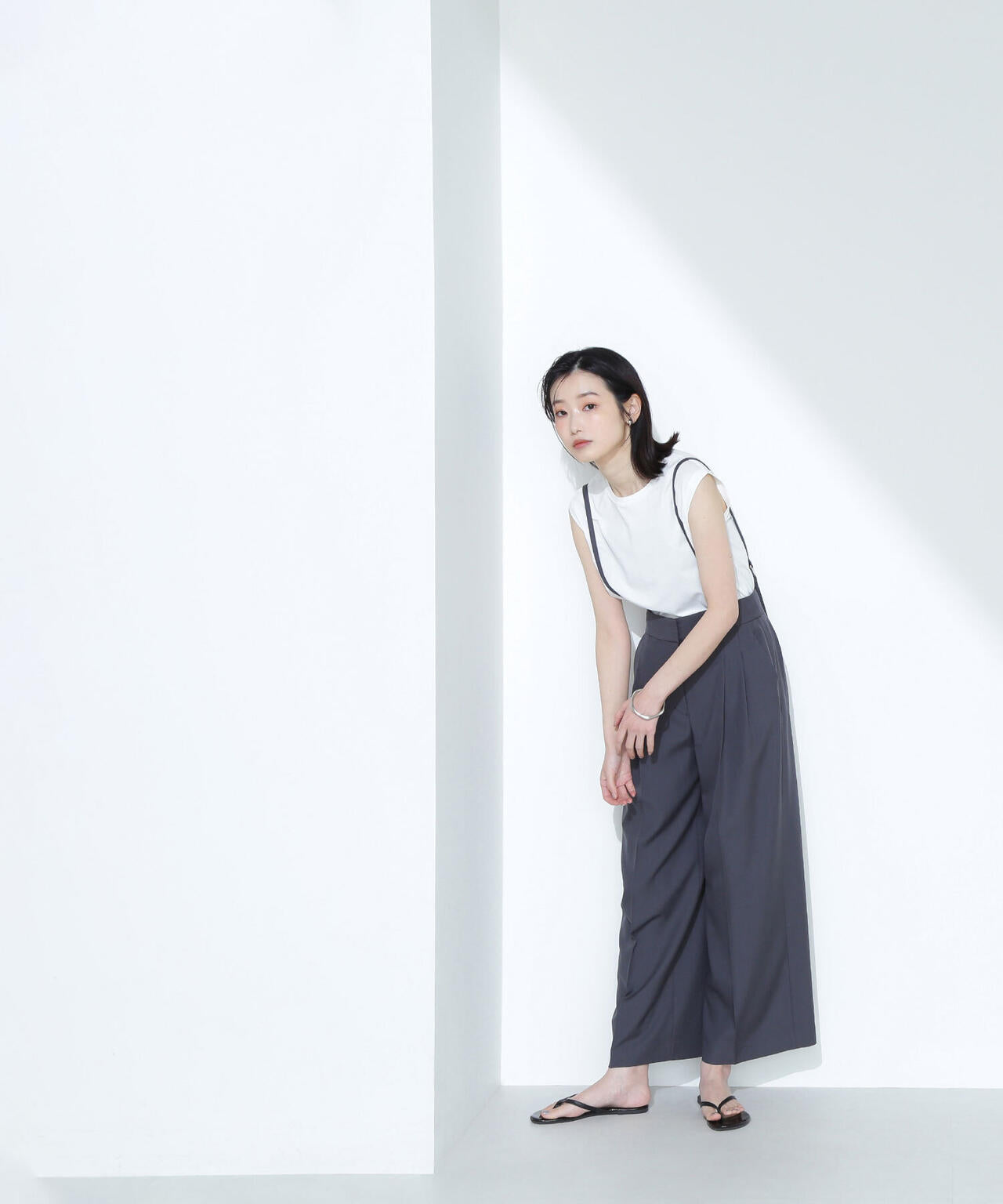 メタルプレートノースリーブカットソー*