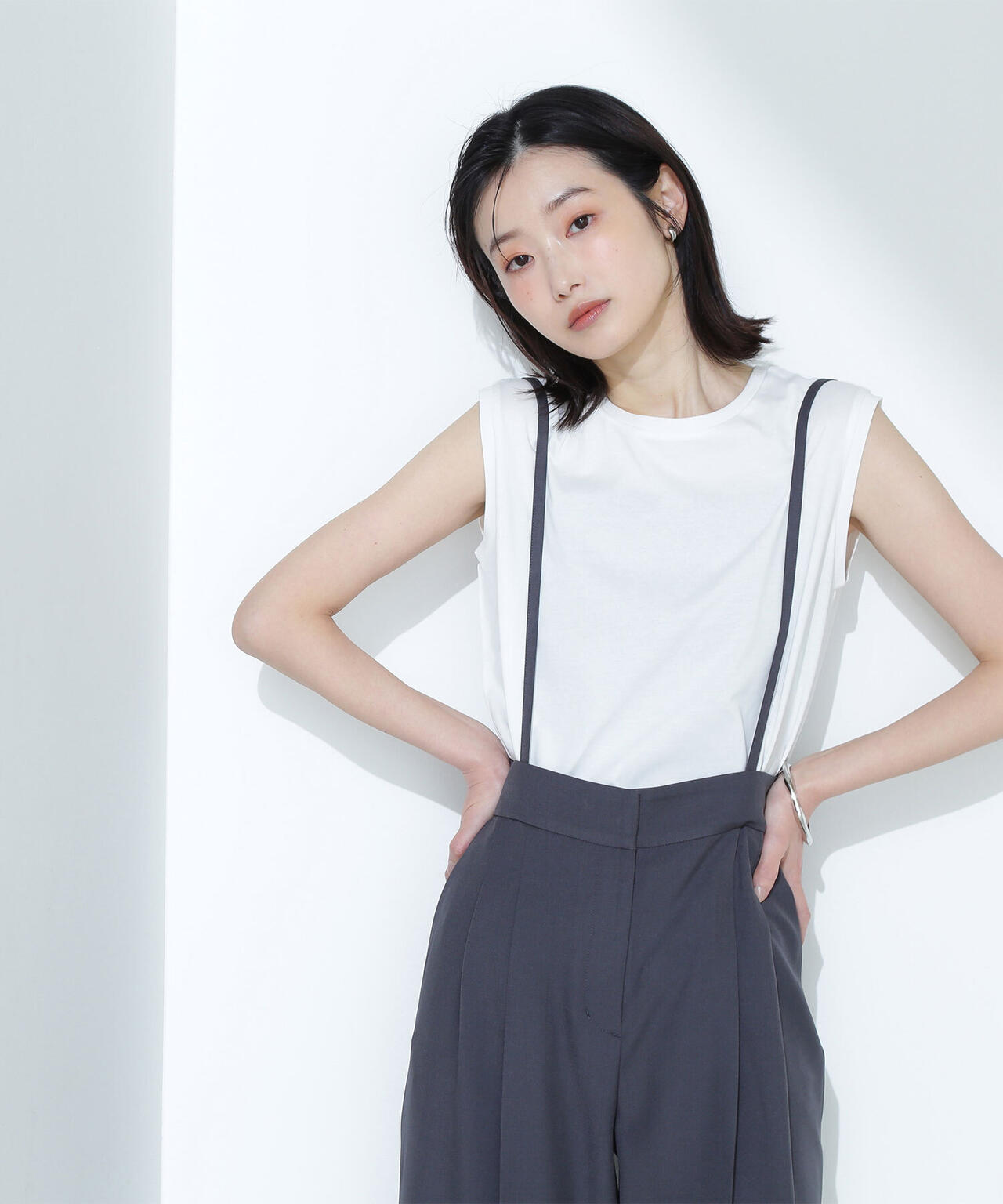 メタルプレートノースリーブカットソー*
