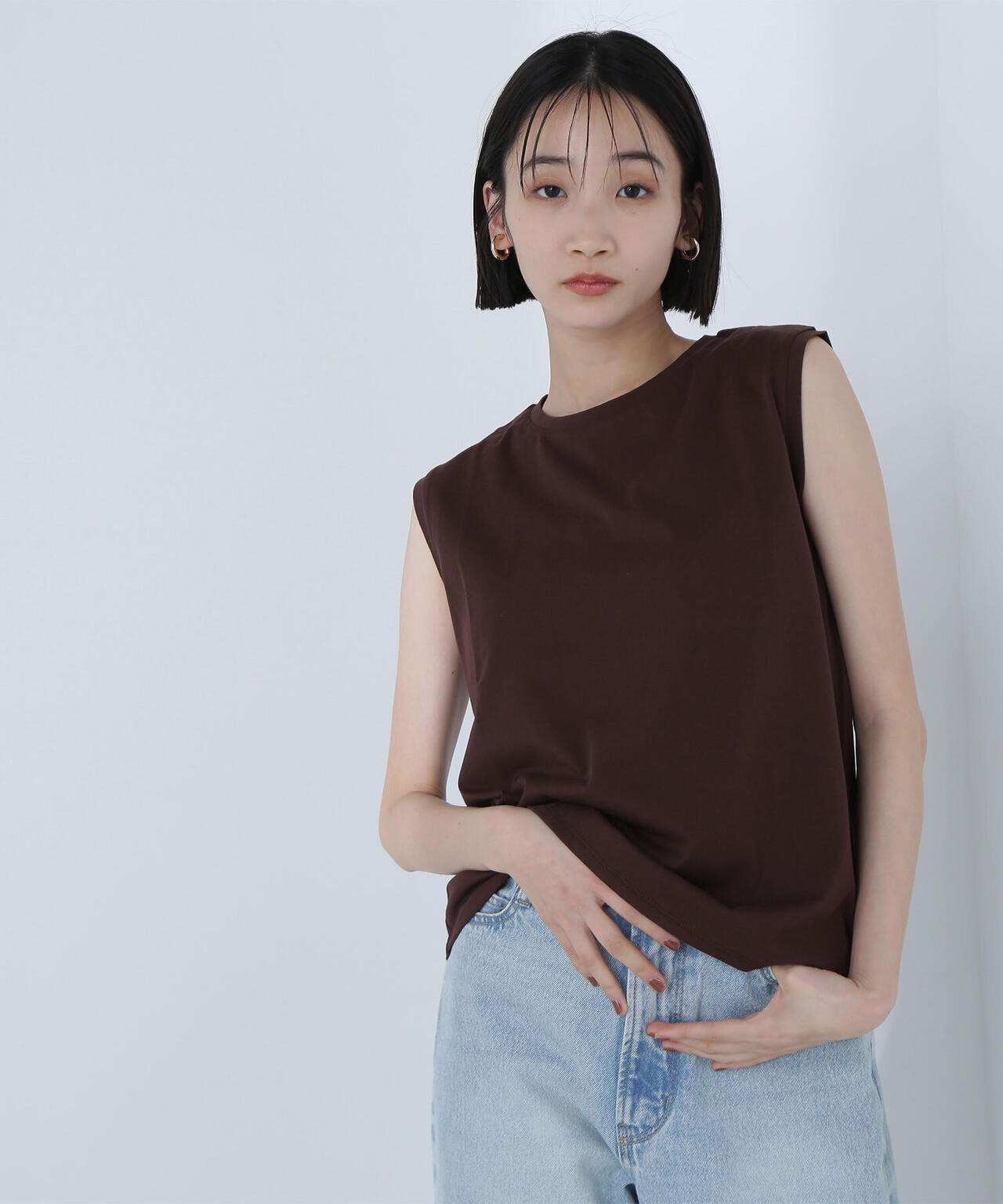 メタルプレートノースリーブカットソー*