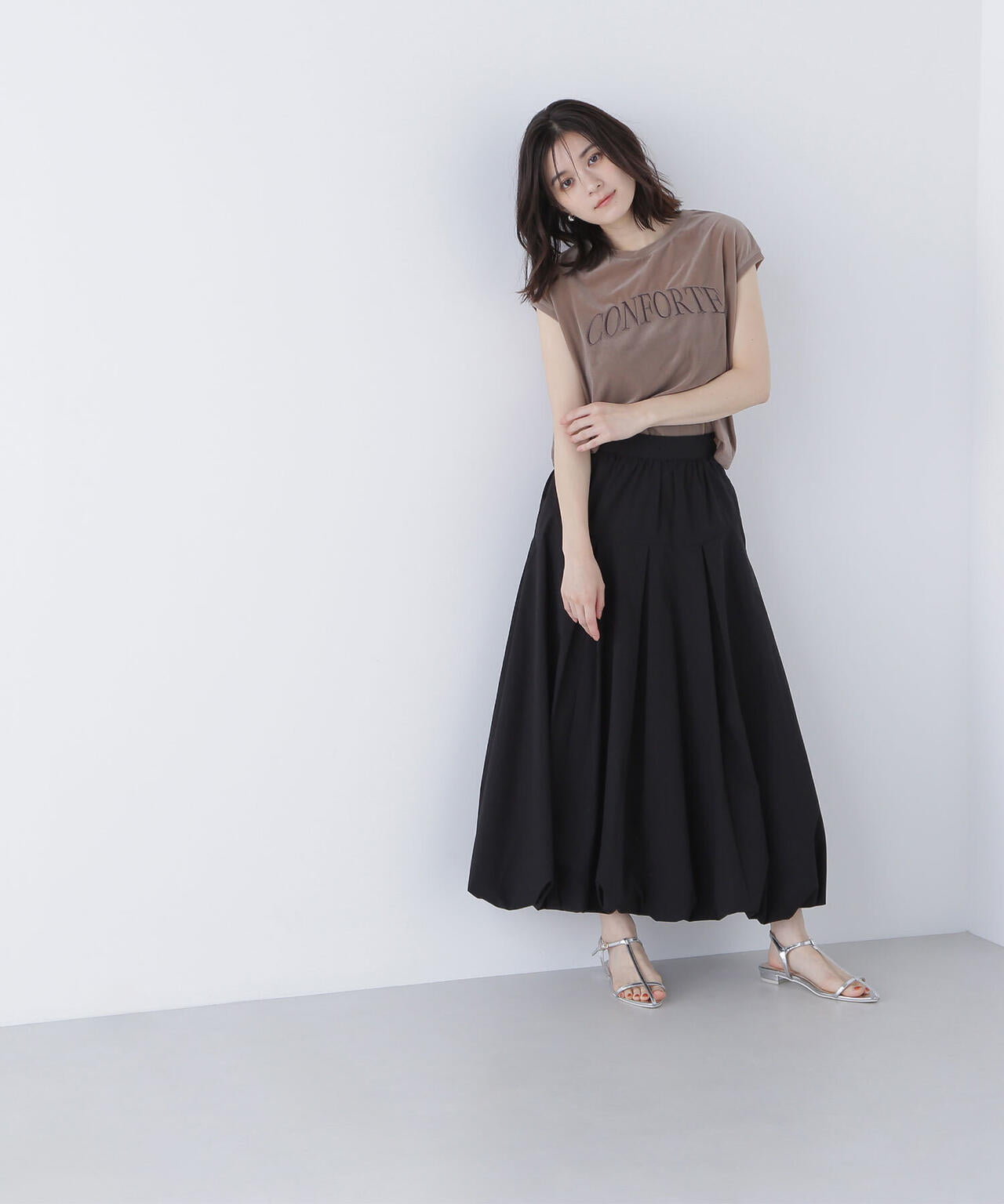 ベロアロゴ刺繍トップス