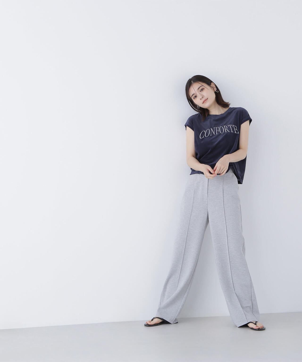 ベロアロゴ刺繍トップス