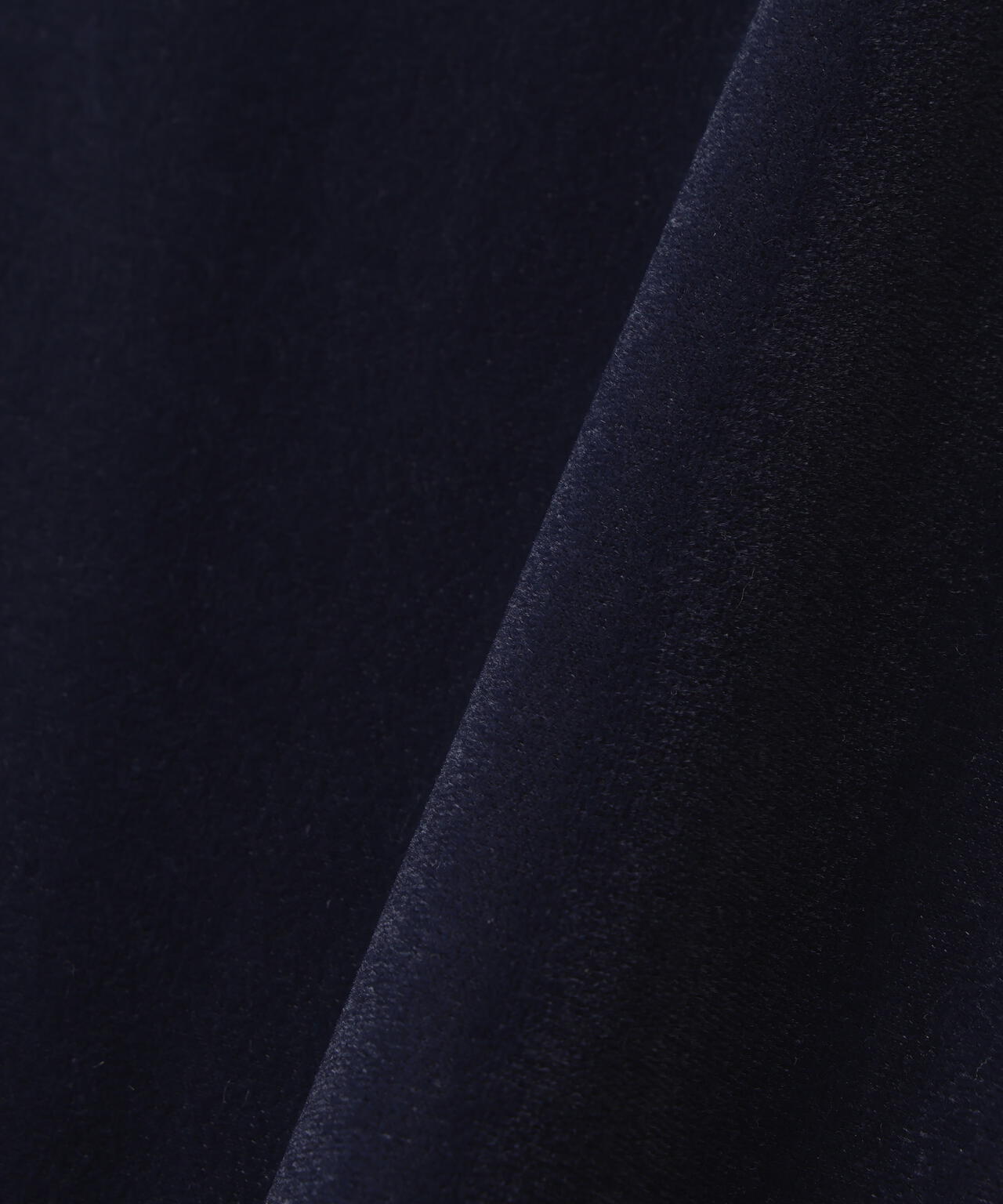 ベロアロゴ刺繍トップス