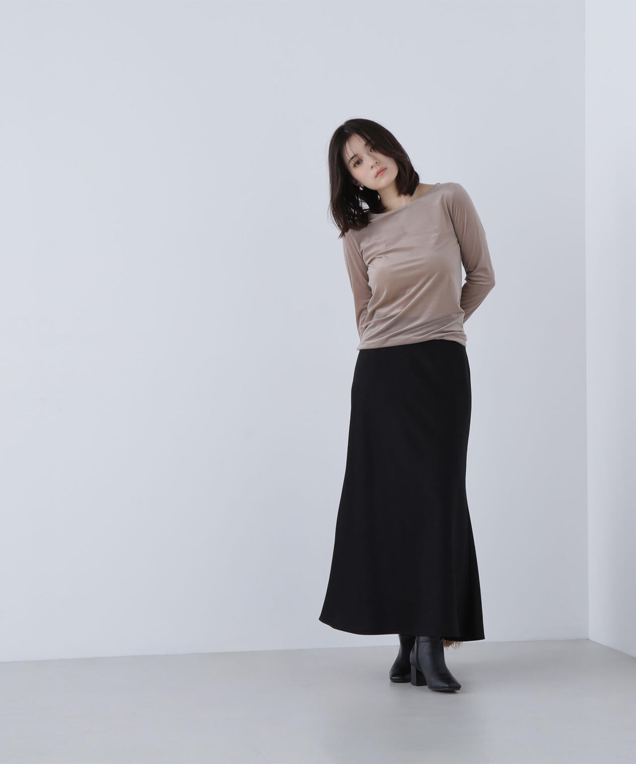 ベロアボートネックカットソー