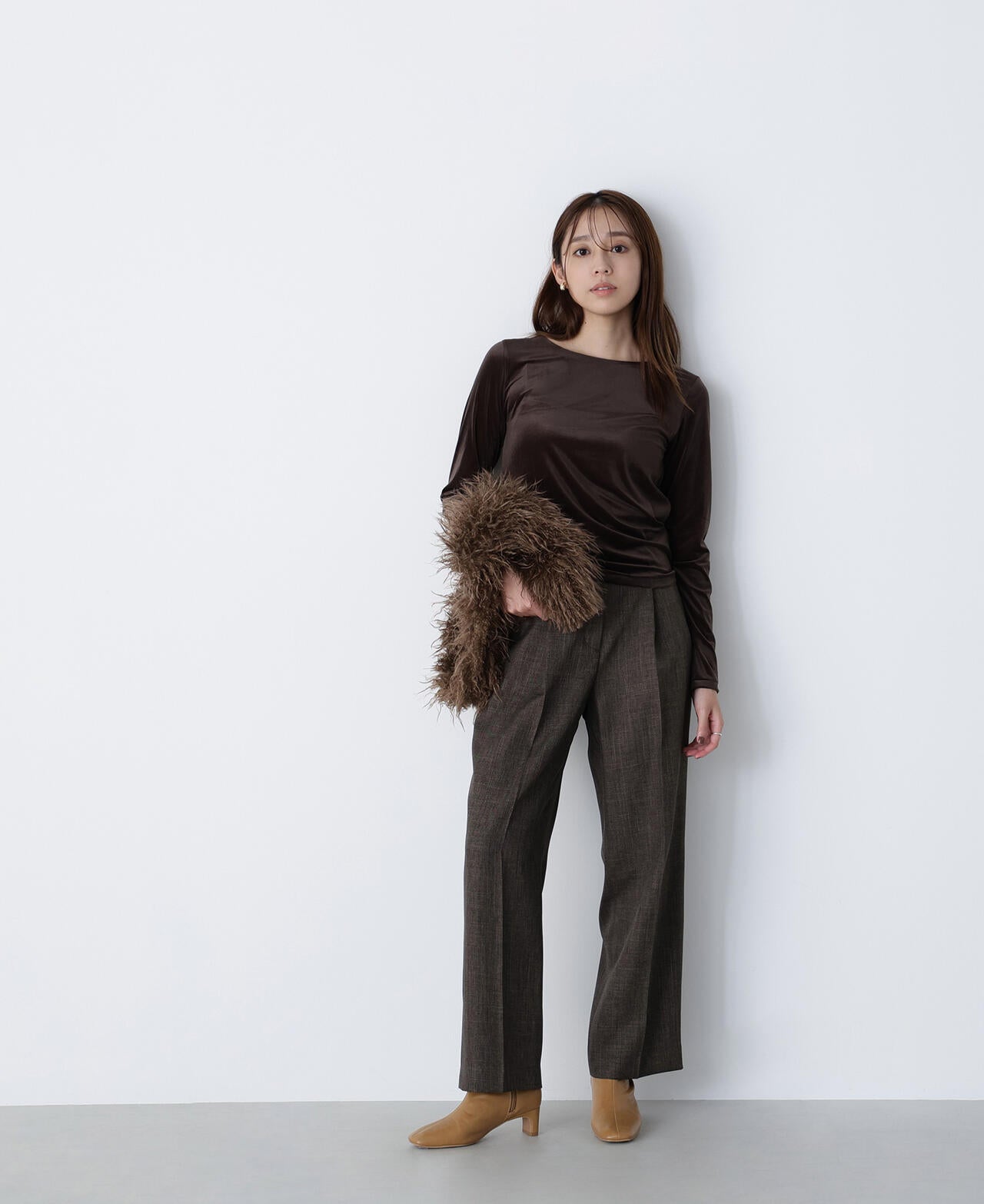 ベロアボートネックカットソー