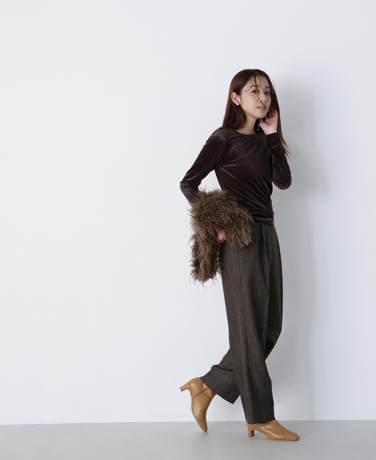 ベロアボートネックカットソー