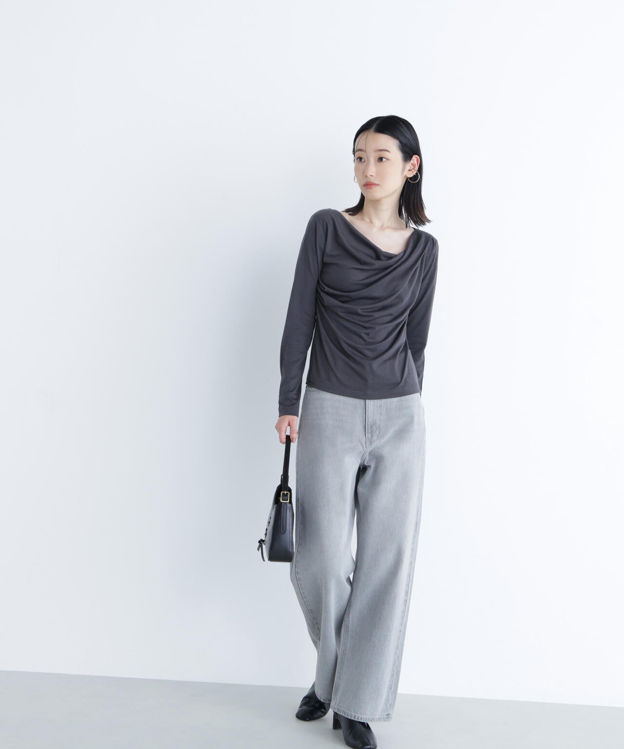 ドレープネックカットソー