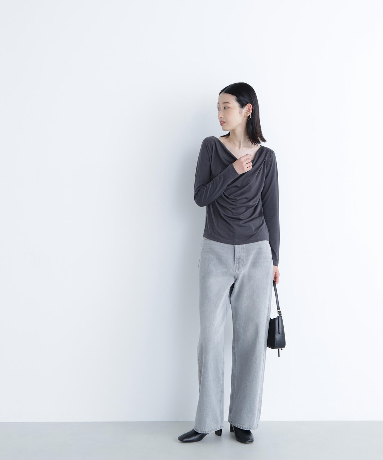 ドレープネックカットソー