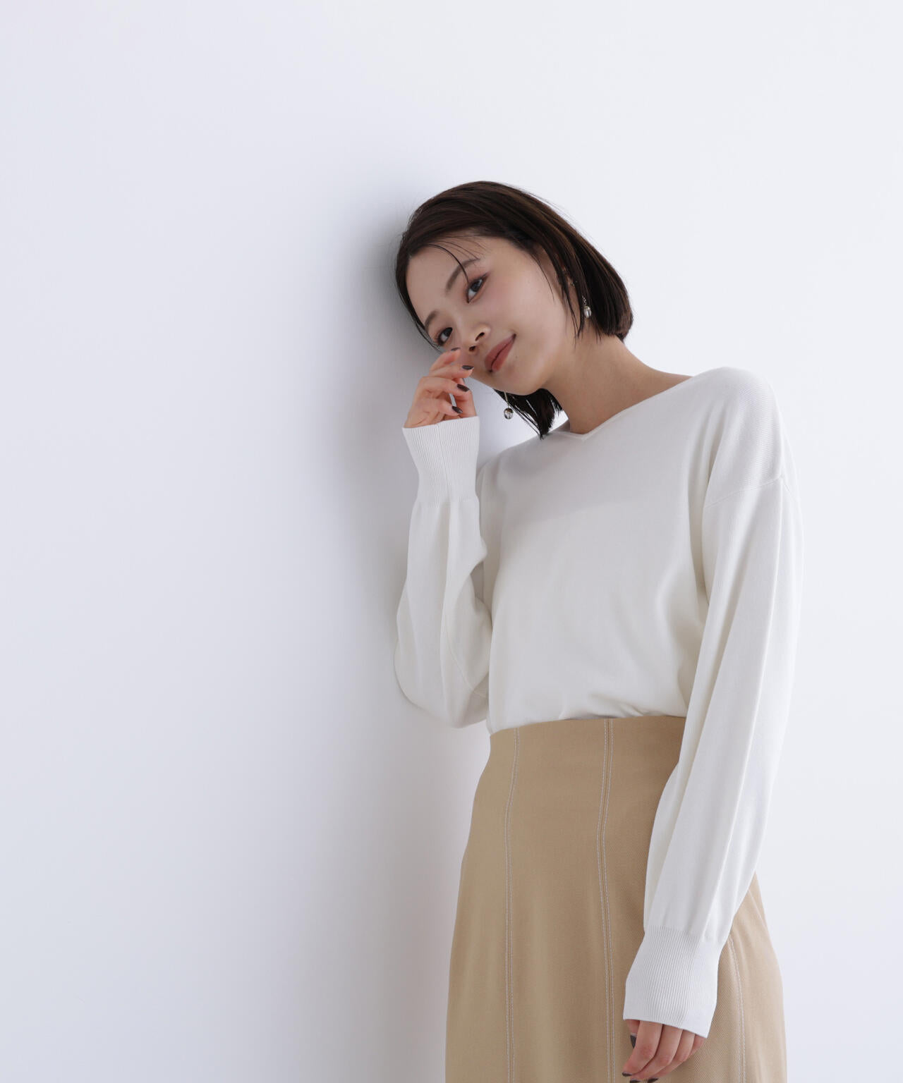 総針ベーシックシリーズ ニュアンスVネックニット