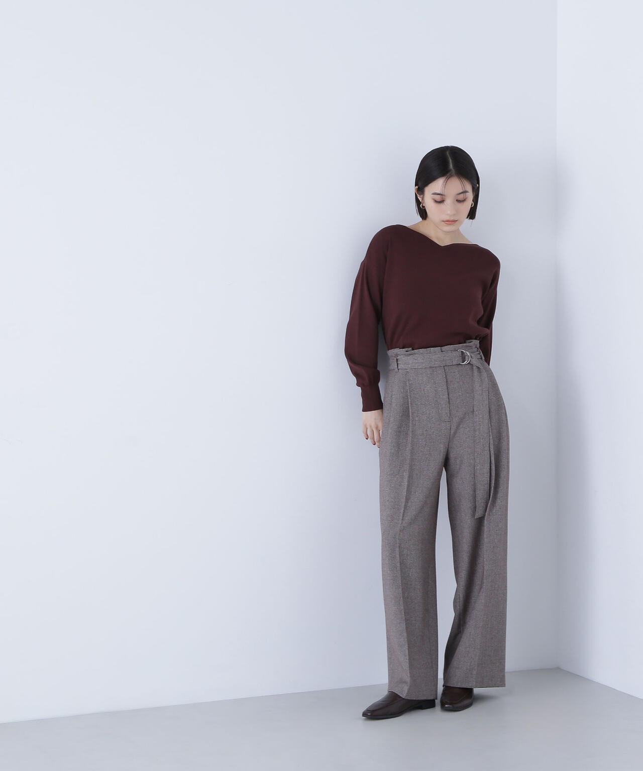 総針ベーシックシリーズ ニュアンスVネックニット