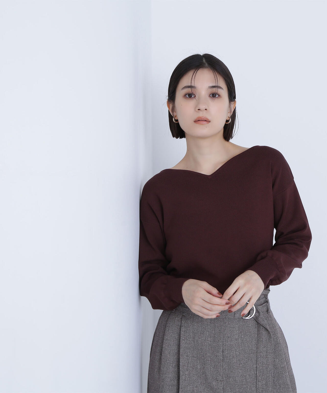 総針ベーシックシリーズ ニュアンスVネックニット