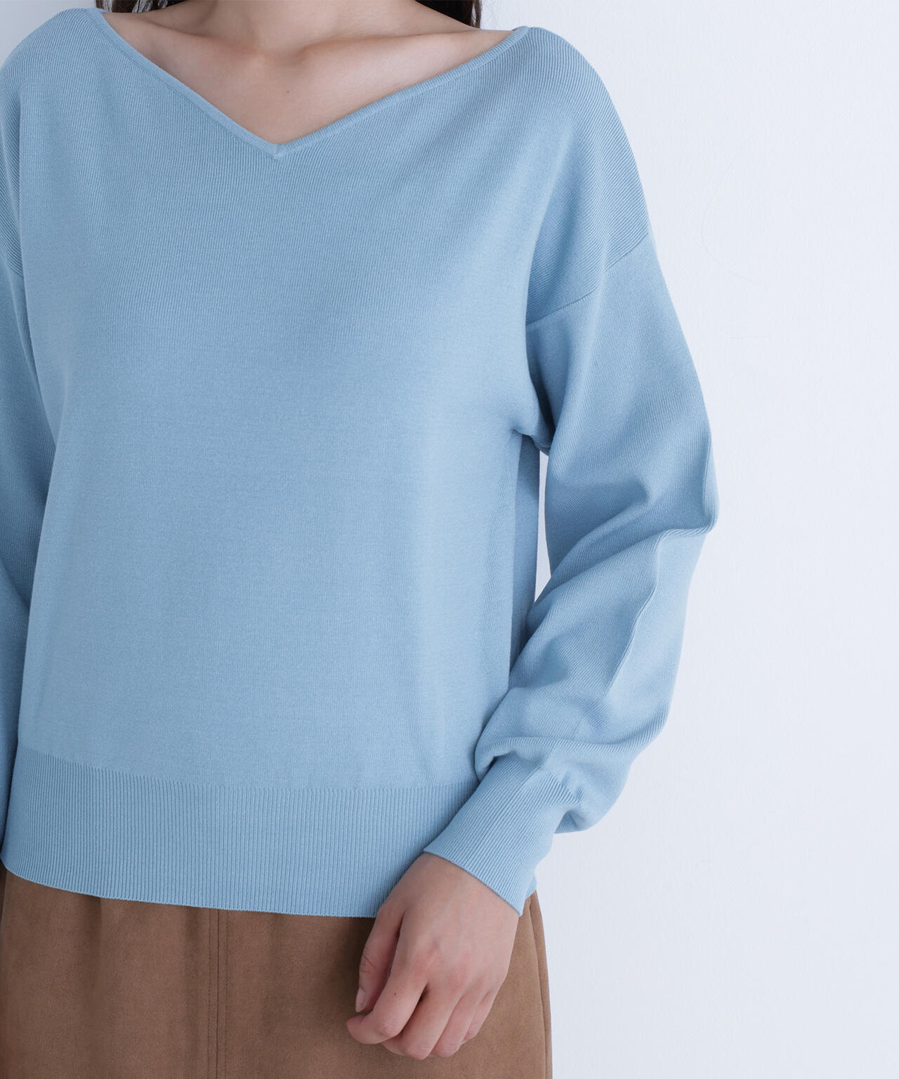 総針ベーシックシリーズ ニュアンスVネックニット