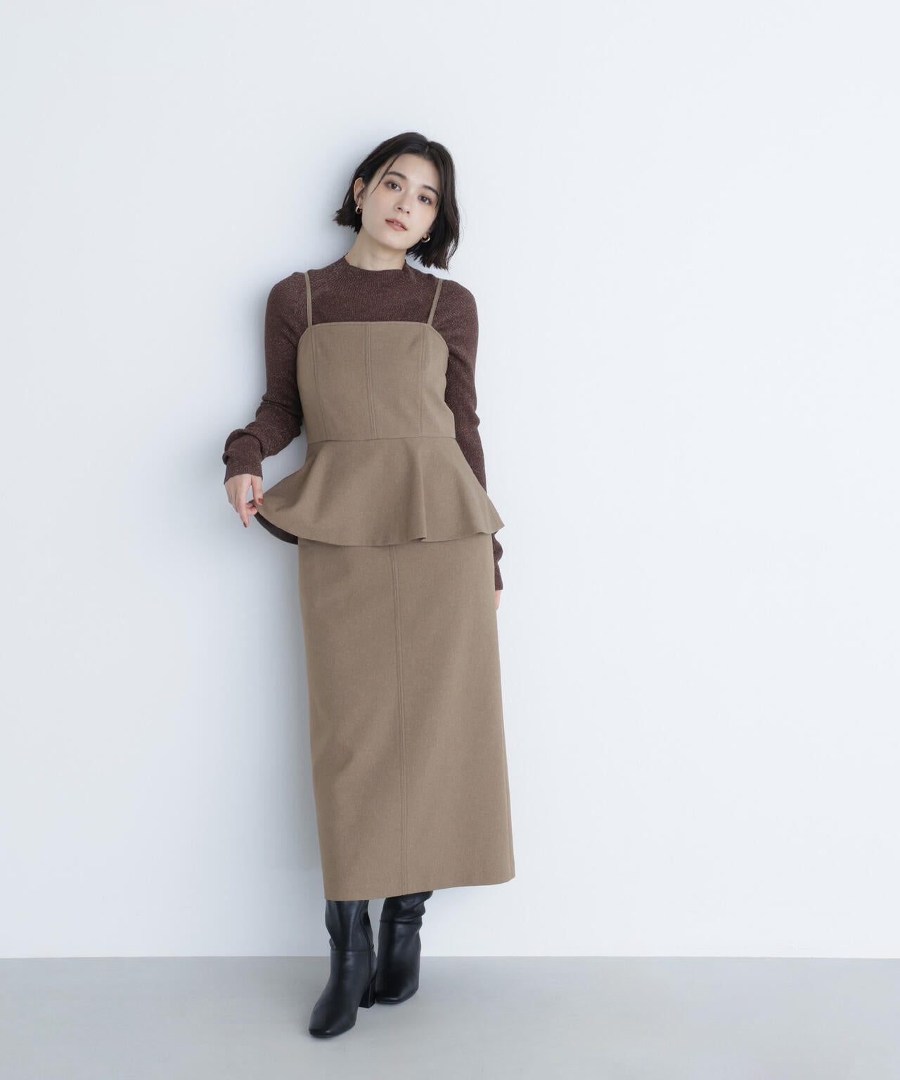 ハイネックラメリブニット