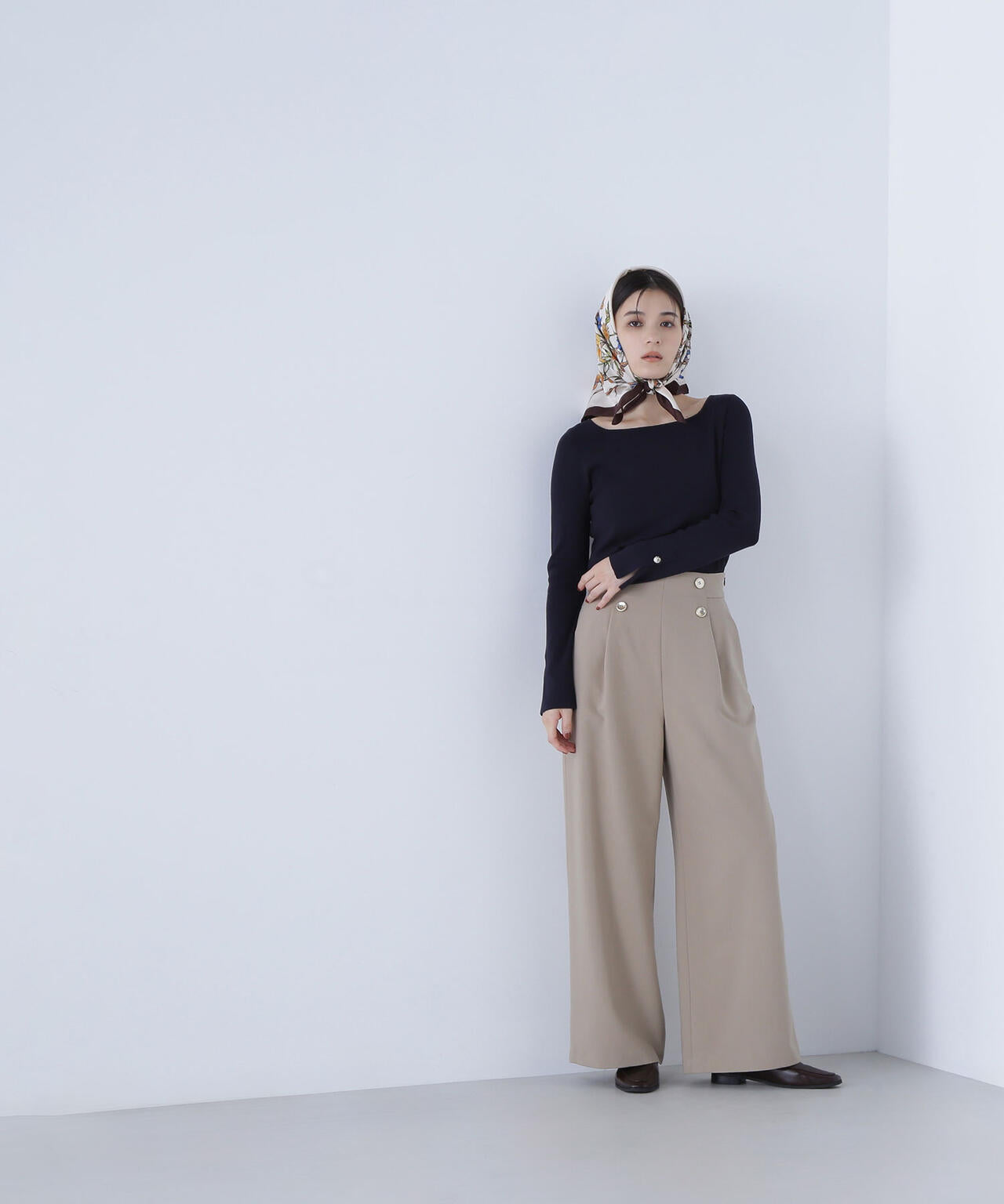 総針ベーシックシリーズ スクエアネックニット