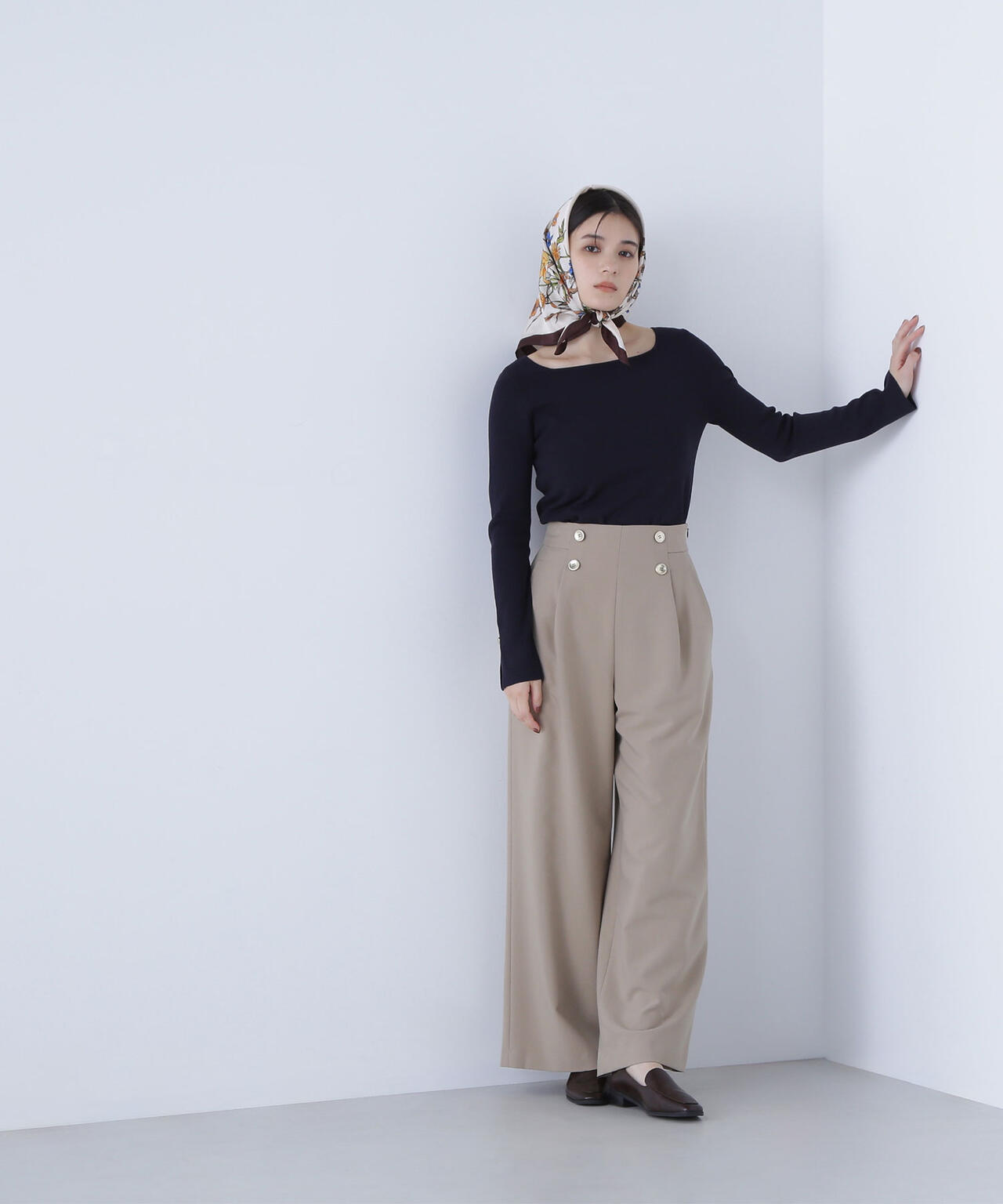 総針ベーシックシリーズ スクエアネックニット