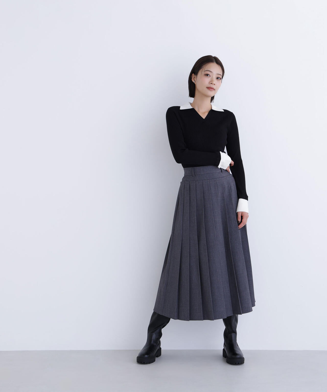 ダブルカラーVネックリブニット