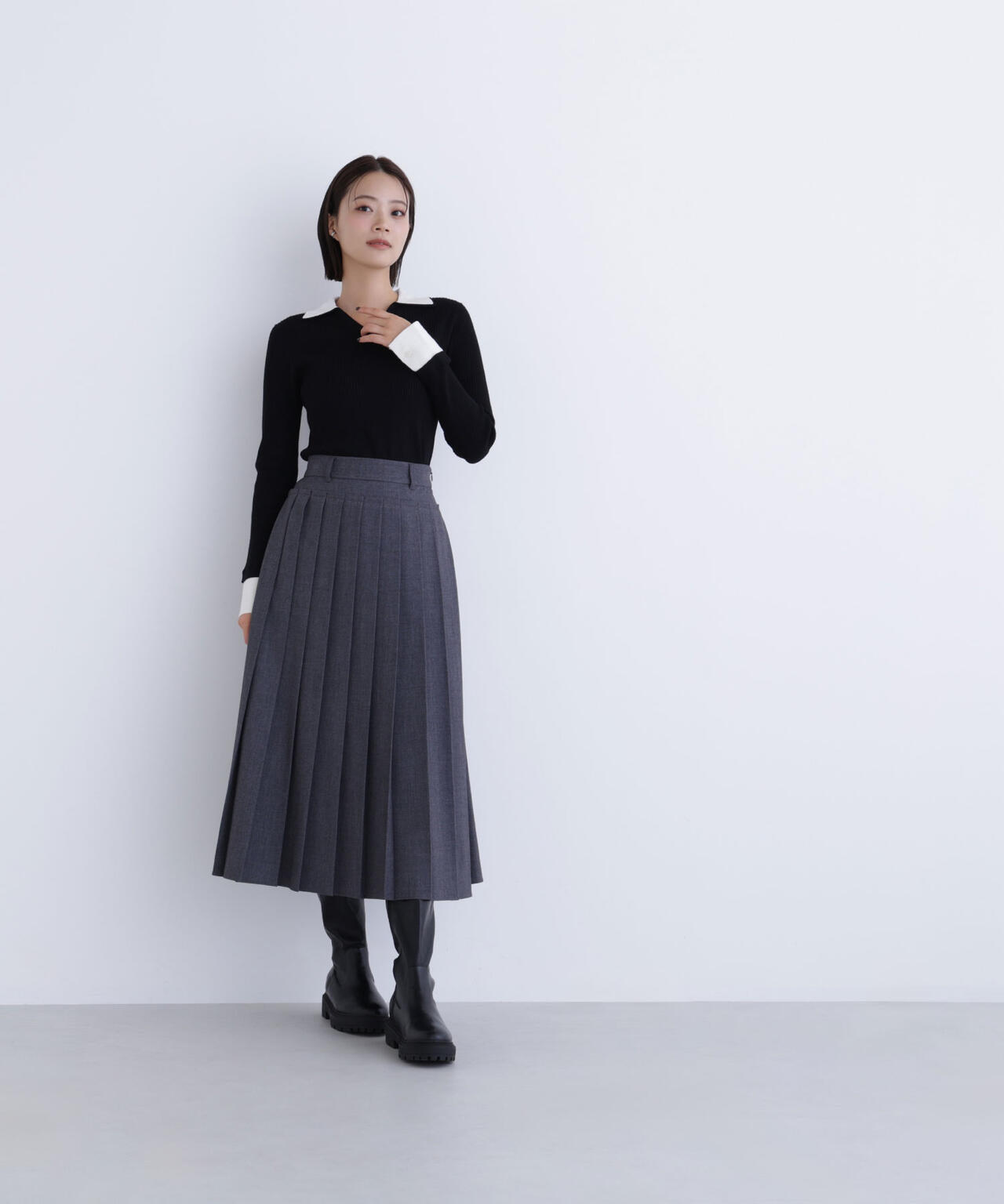 ダブルカラーVネックリブニット