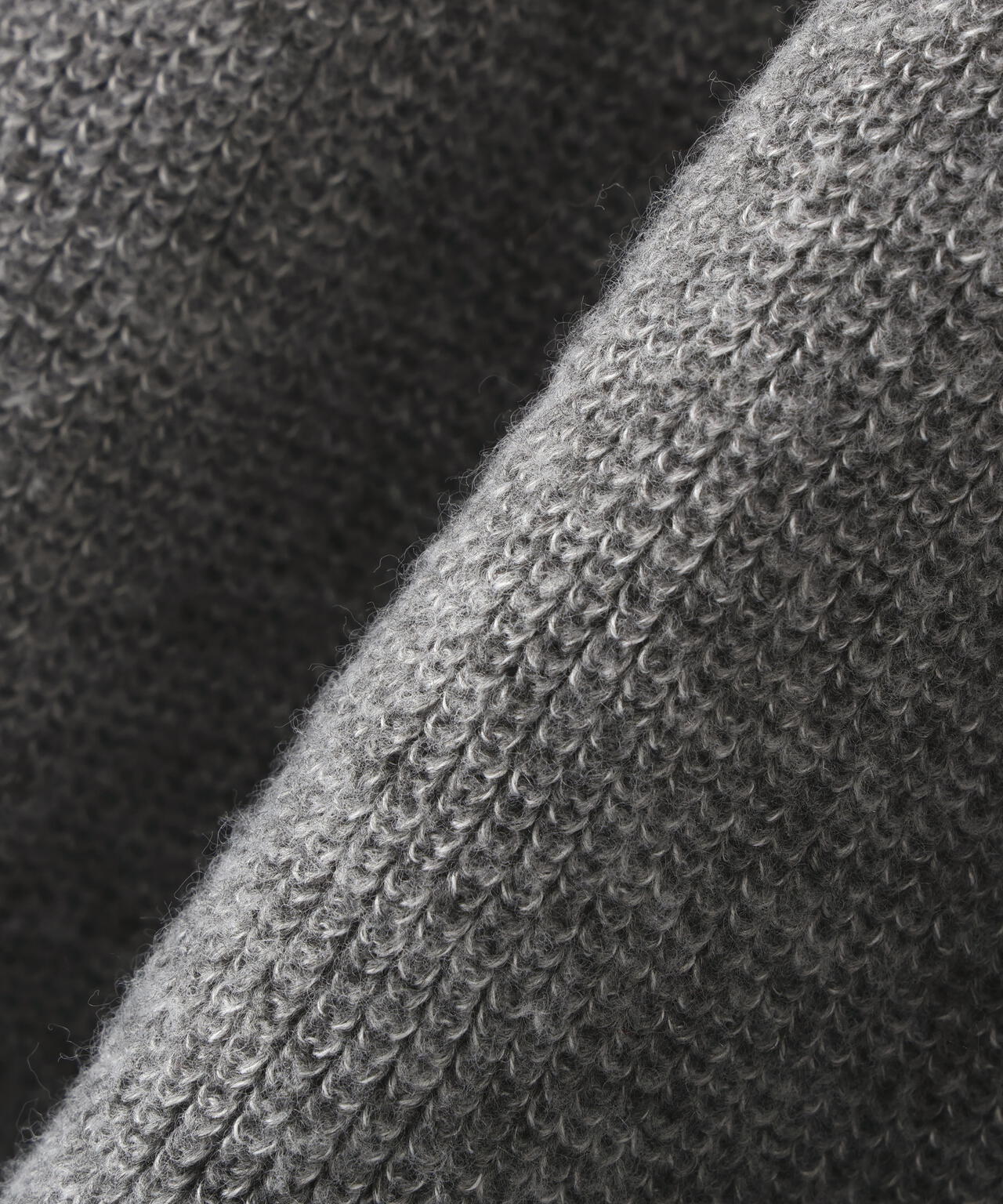 【Oggi掲載】襟付きペプラムニット