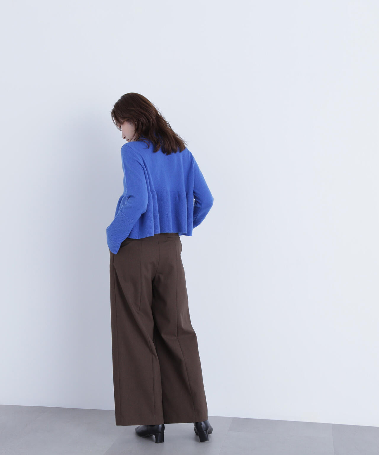 【Oggi掲載】襟付きペプラムニット