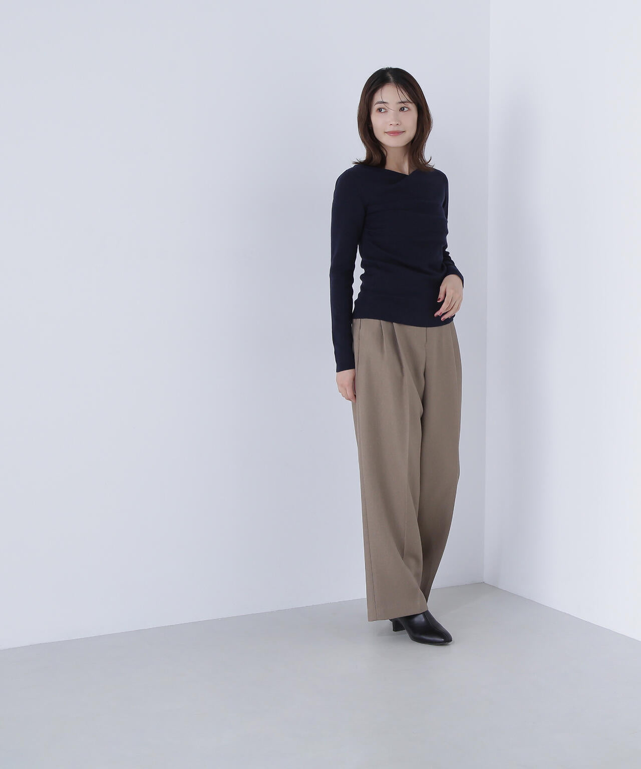 ドレープコンパクトニット