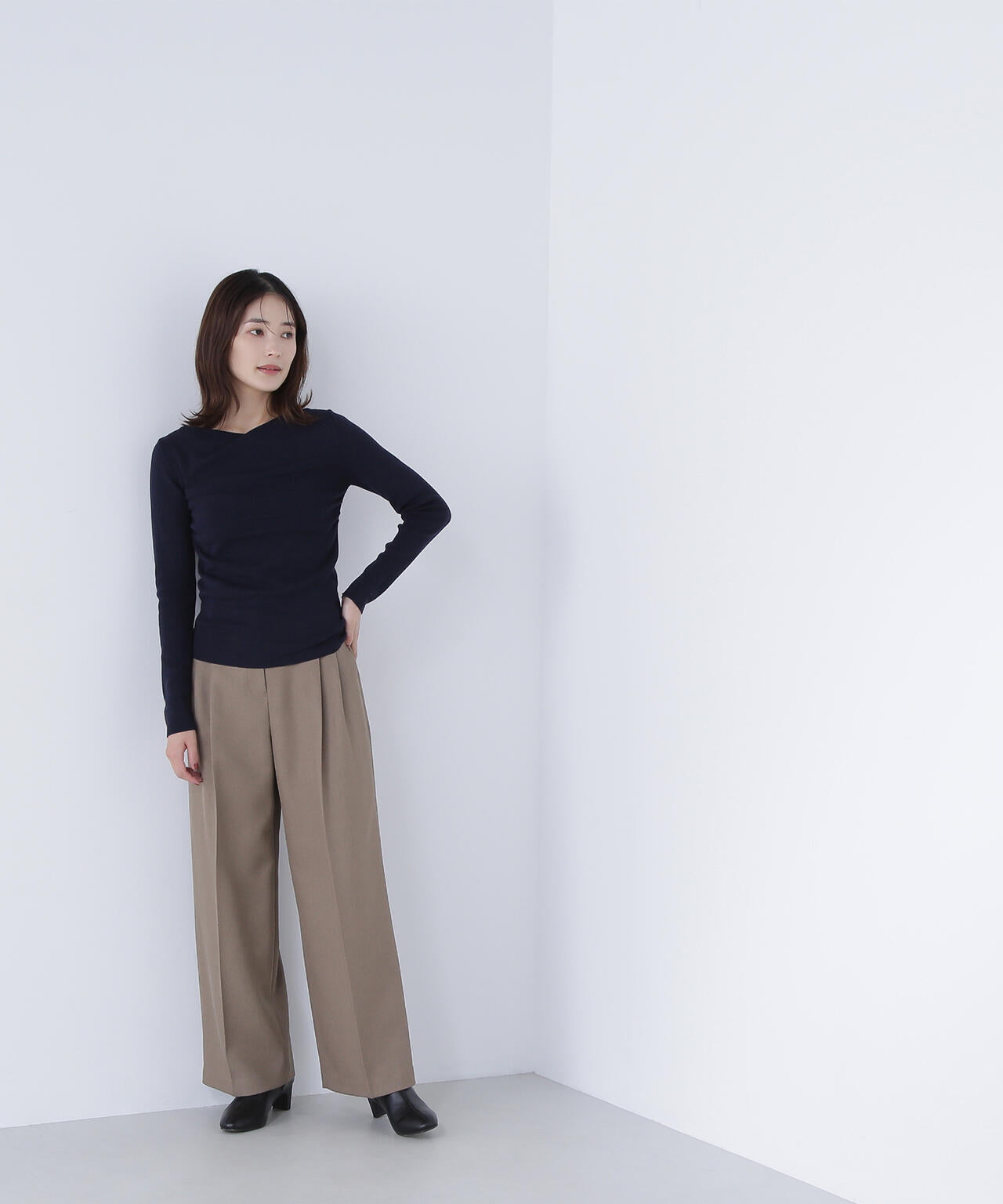 ドレープコンパクトニット