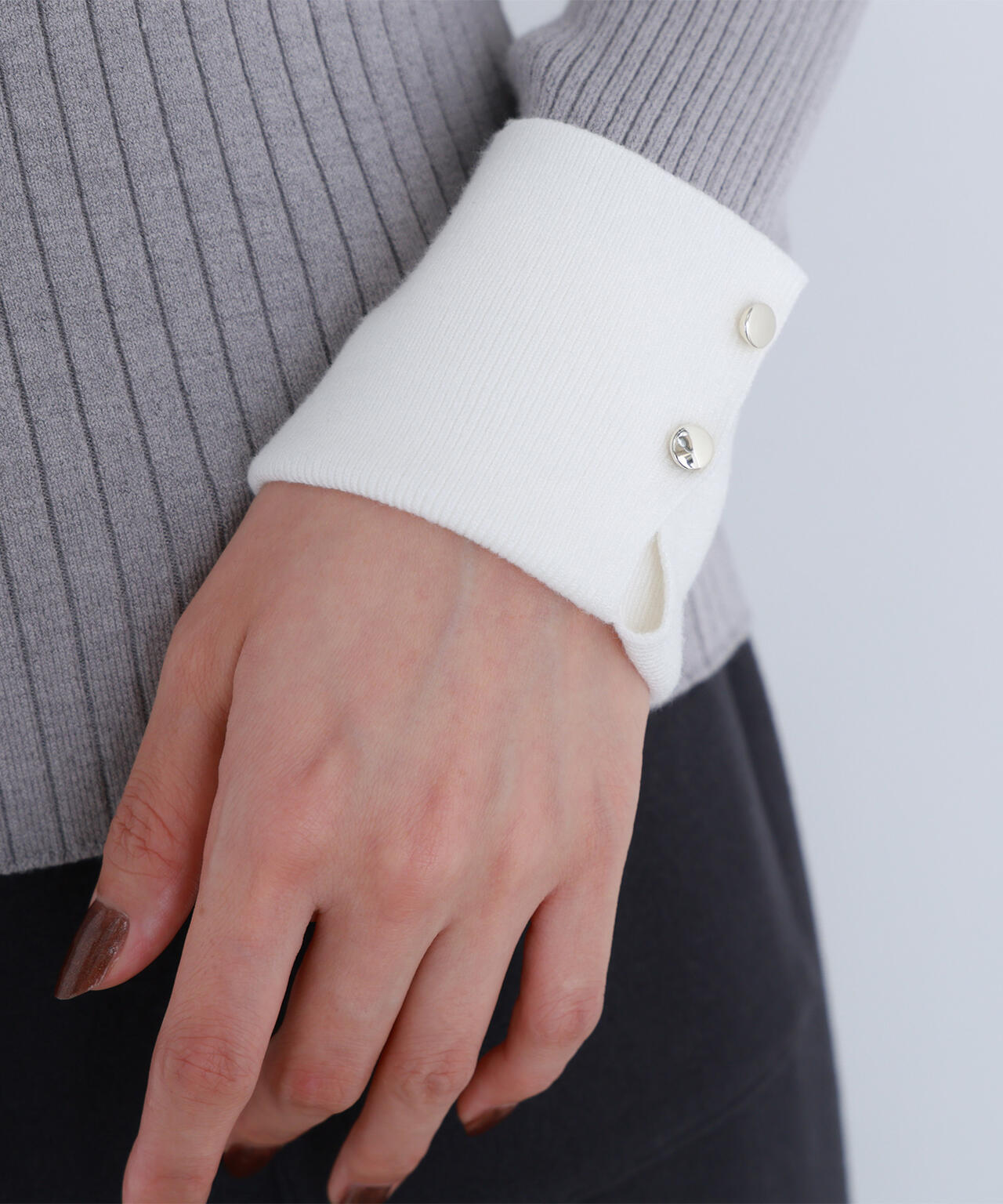 フロントボタンバイカラーニット