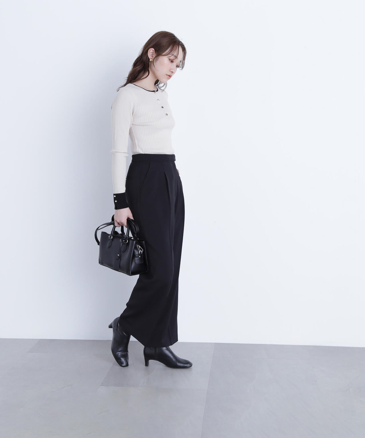 フロントボタンバイカラーニット