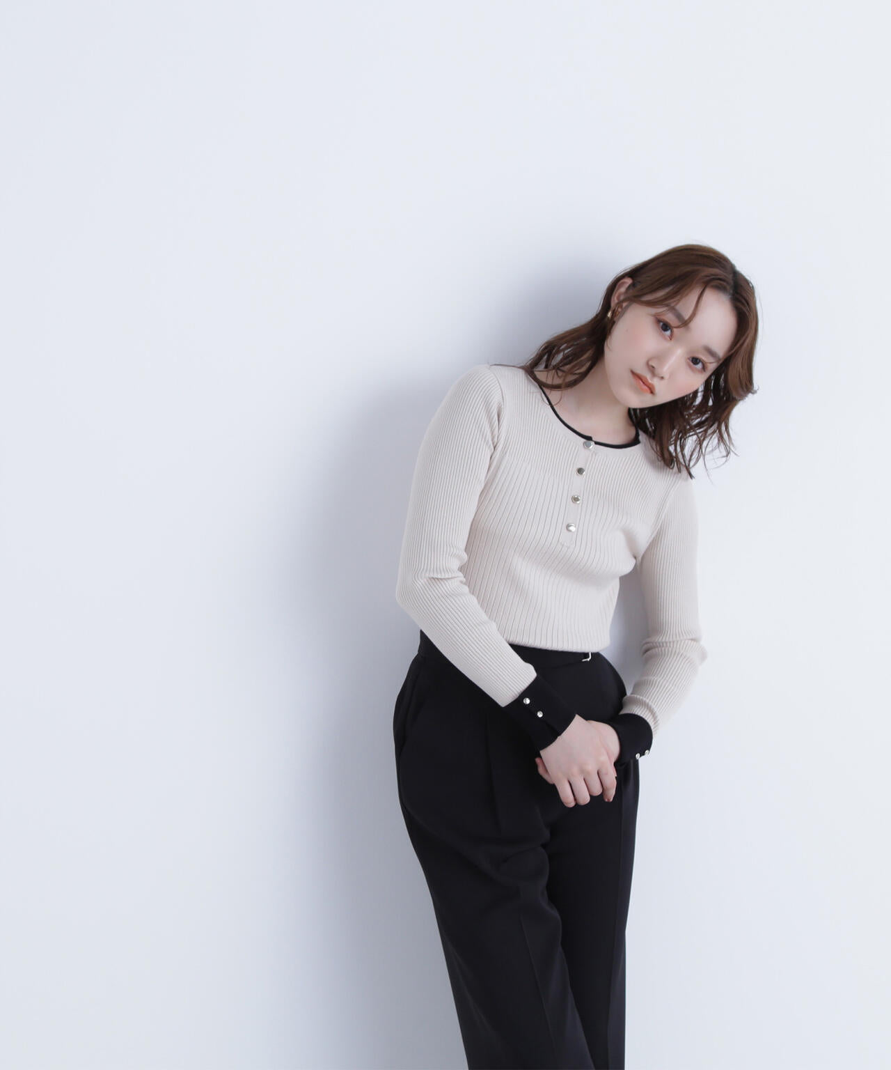 フロントボタンバイカラーニット