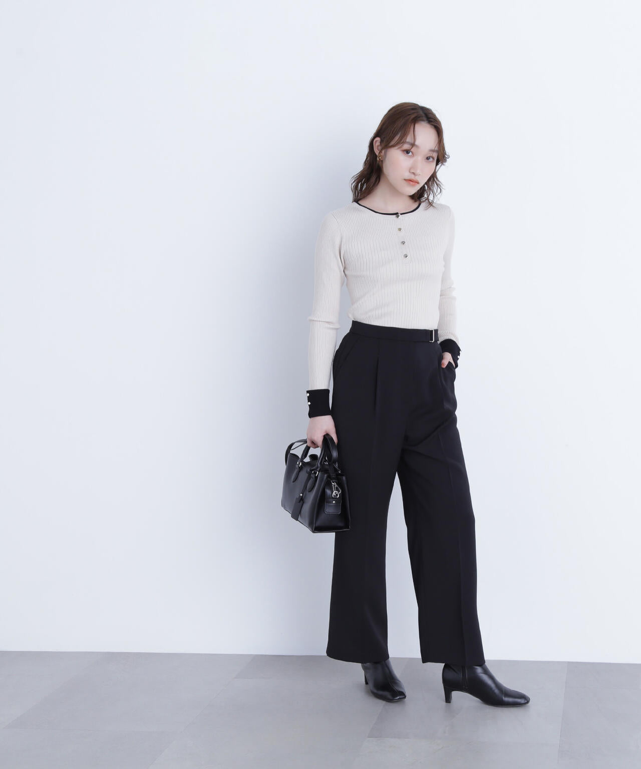 フロントボタンバイカラーニット