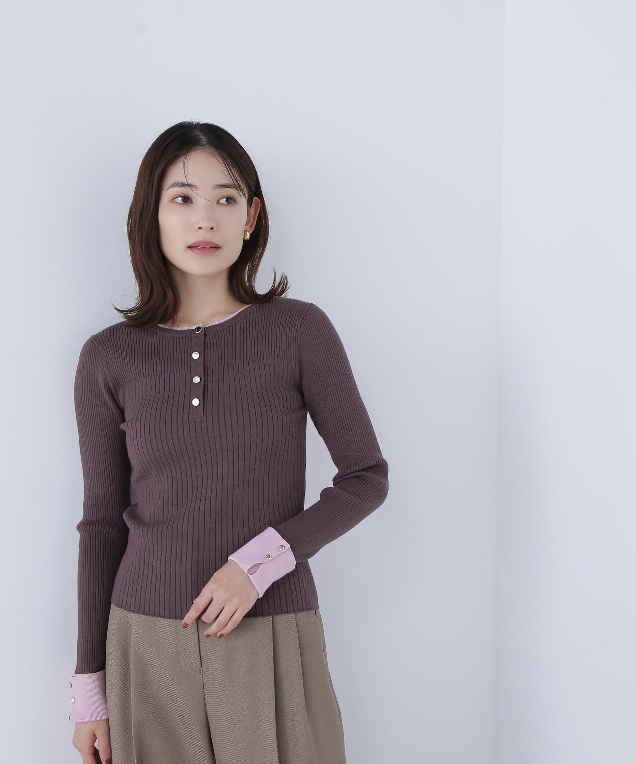 フロントボタンバイカラーニット