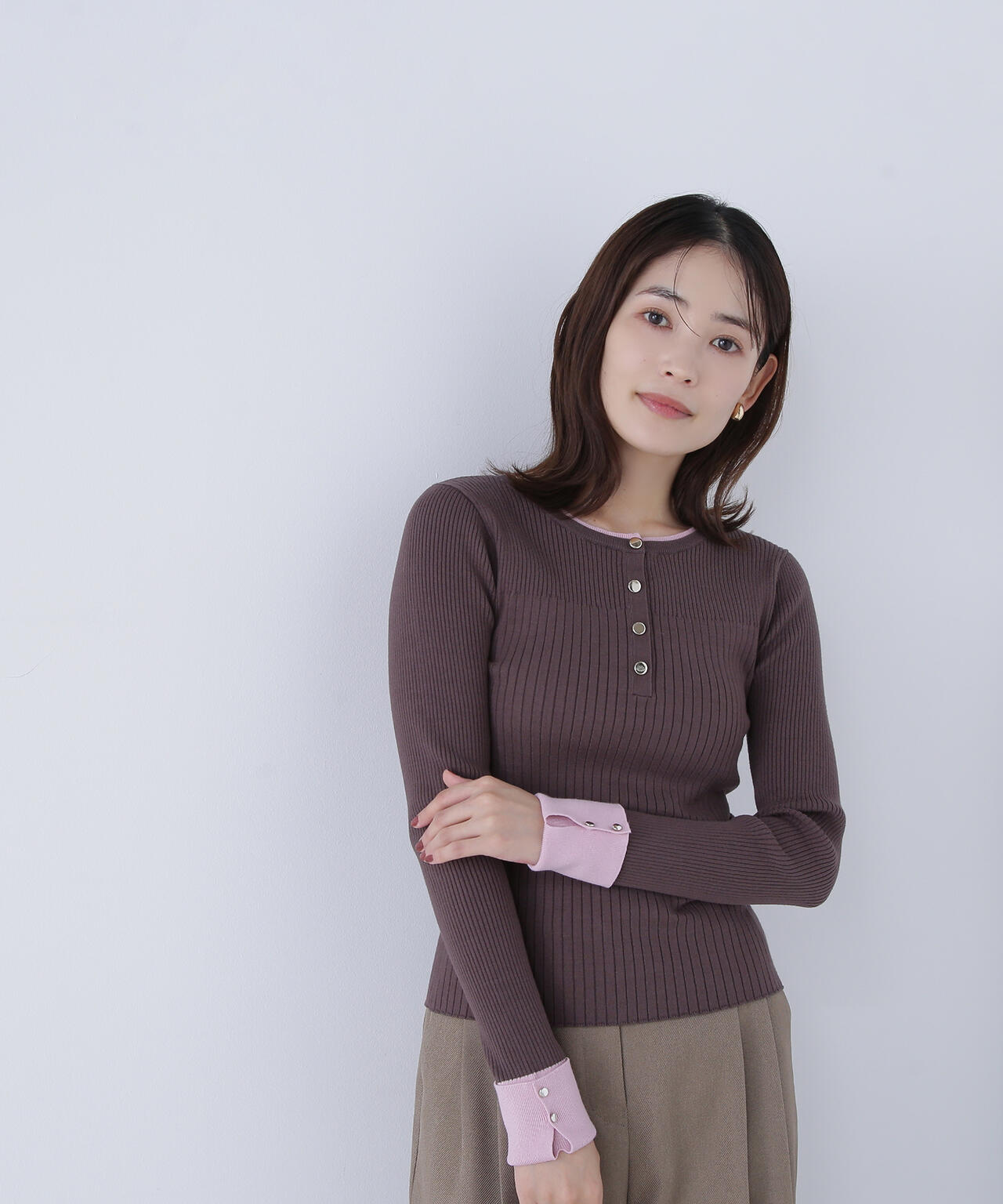 フロントボタンバイカラーニット