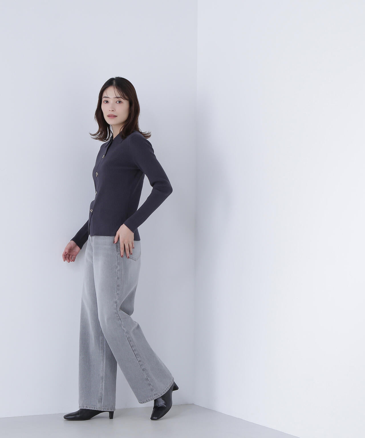 ハトメボタンポロカラーニット