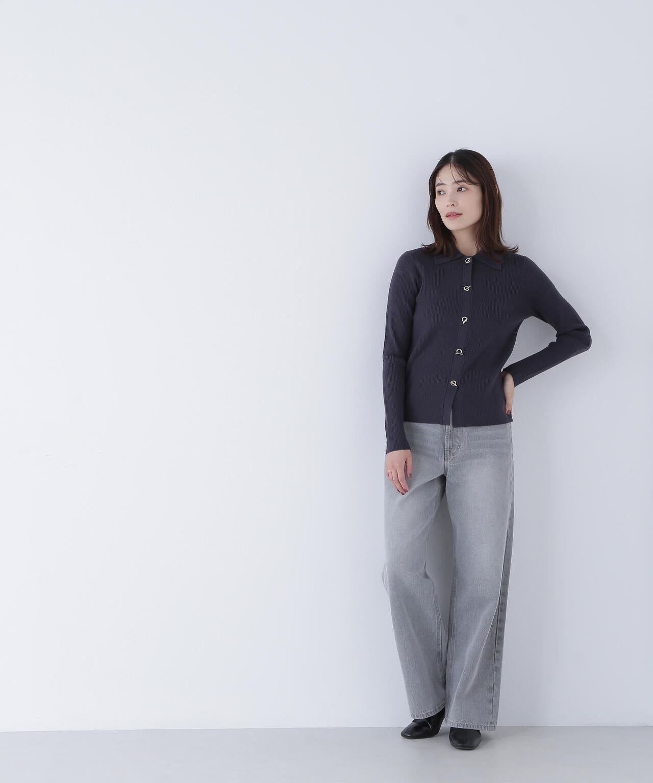 ハトメボタンポロカラーニット