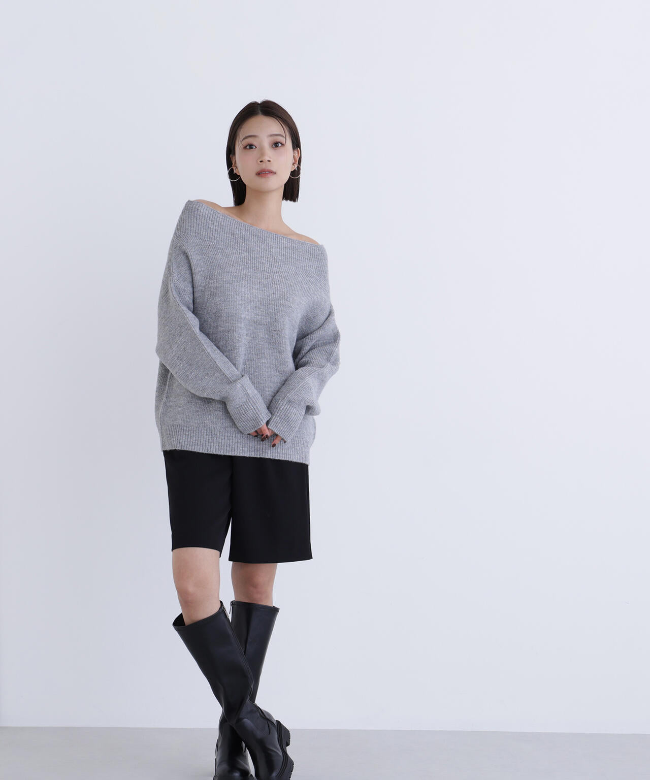 オフショルボクシーラメニット