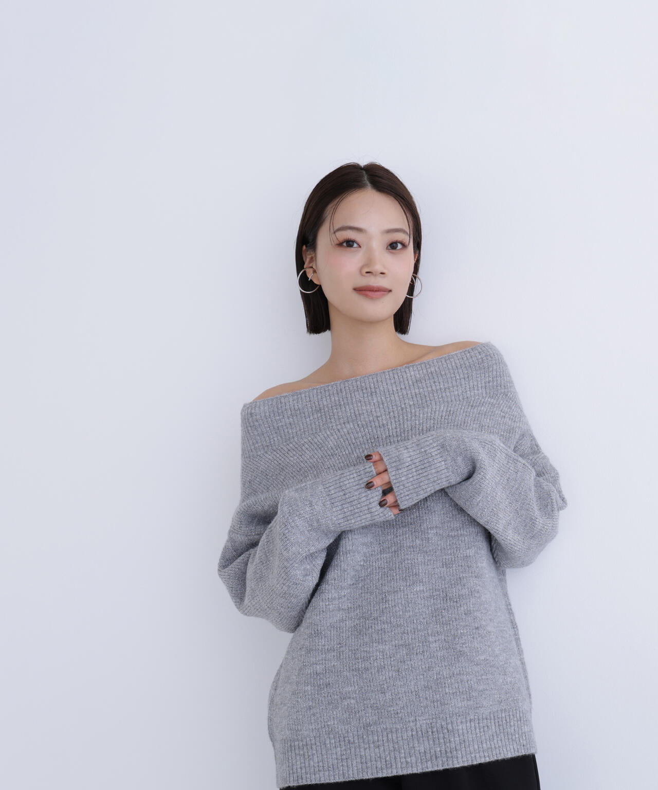 オフショルボクシーラメニット