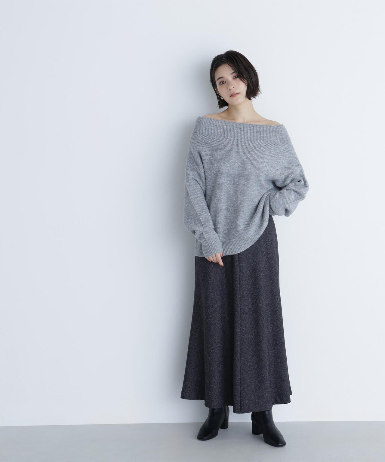 オフショルボクシーラメニット