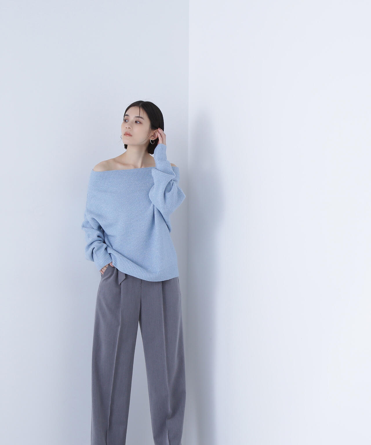 オフショルボクシーラメニット