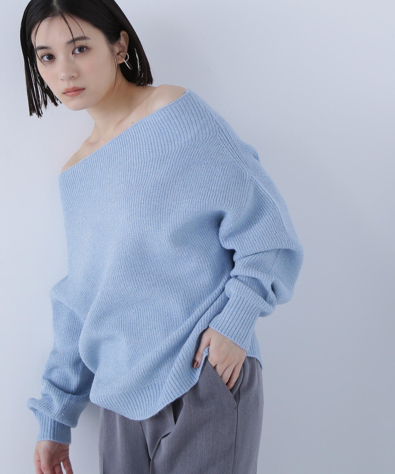 オフショルボクシーラメニット