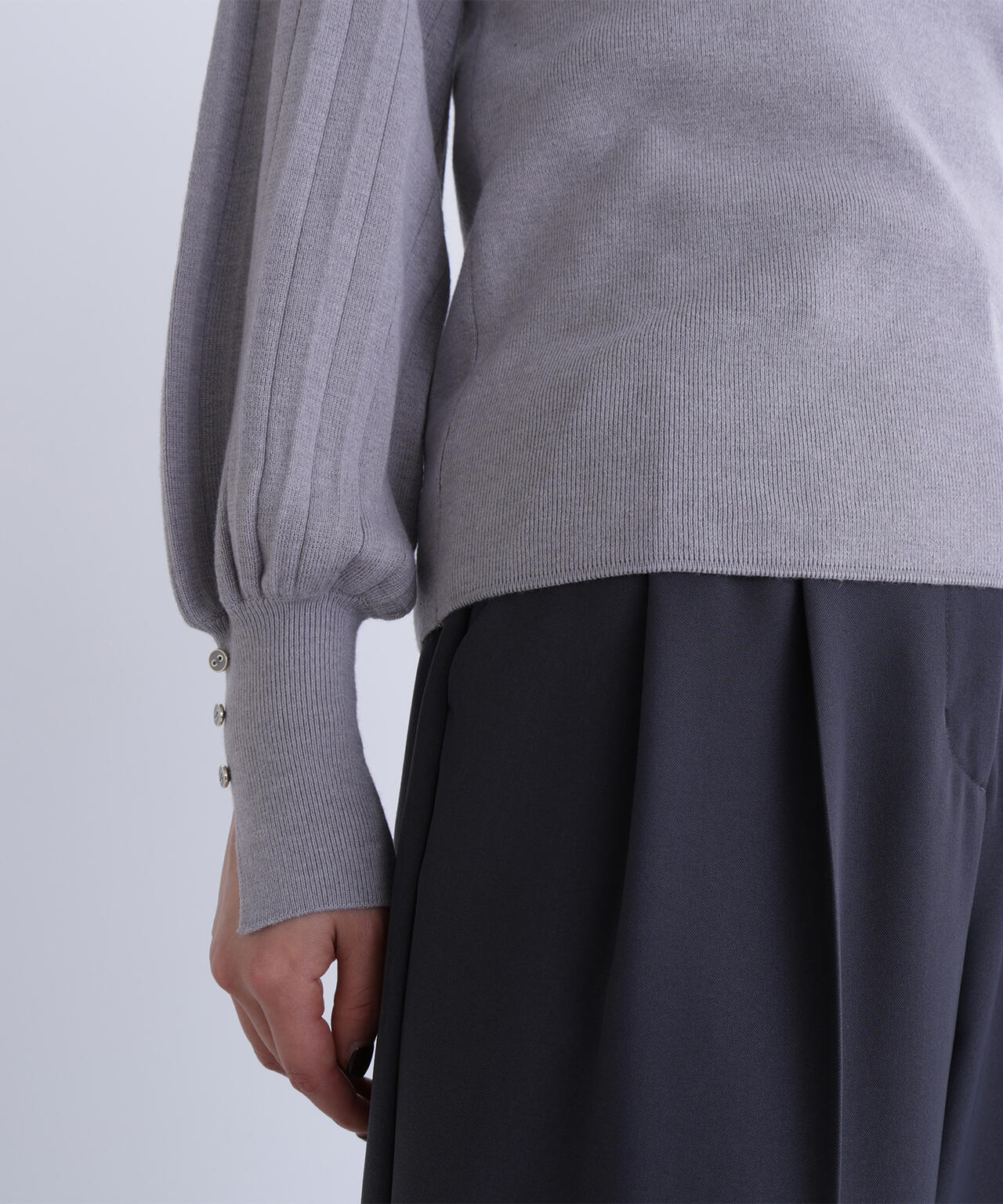 プリーツスリーブニット