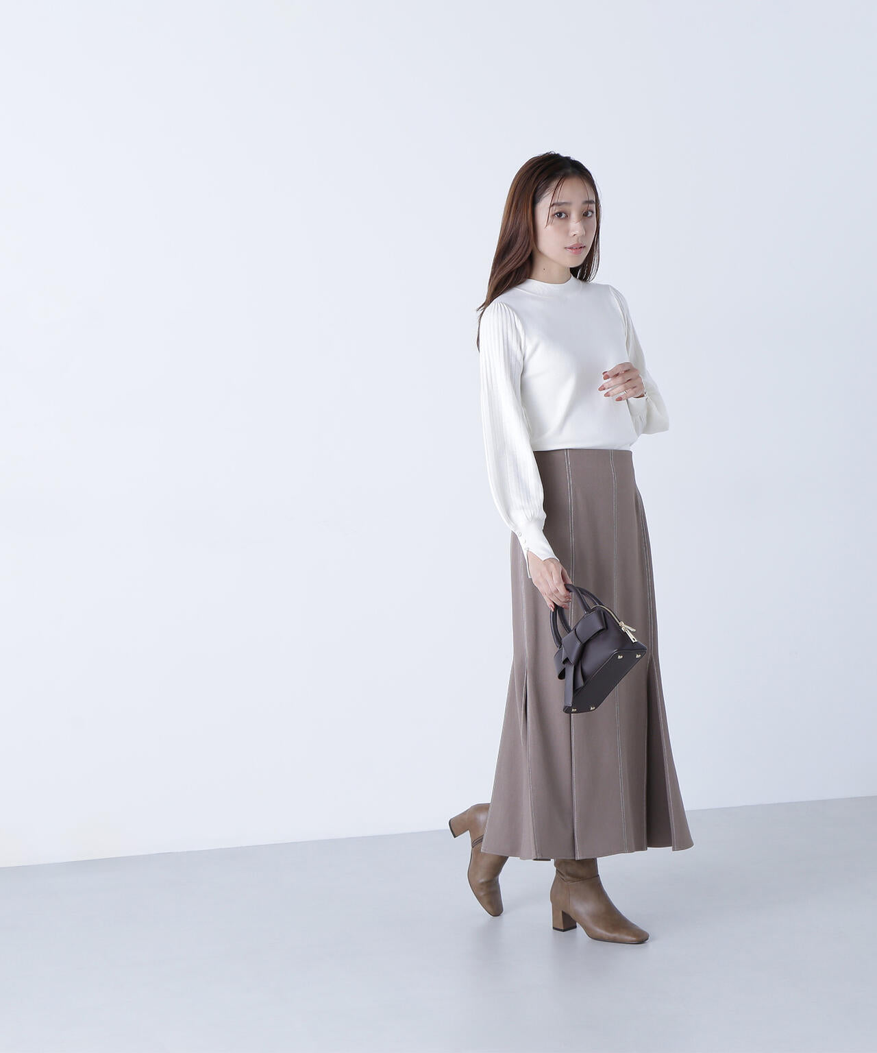 プリーツスリーブニット