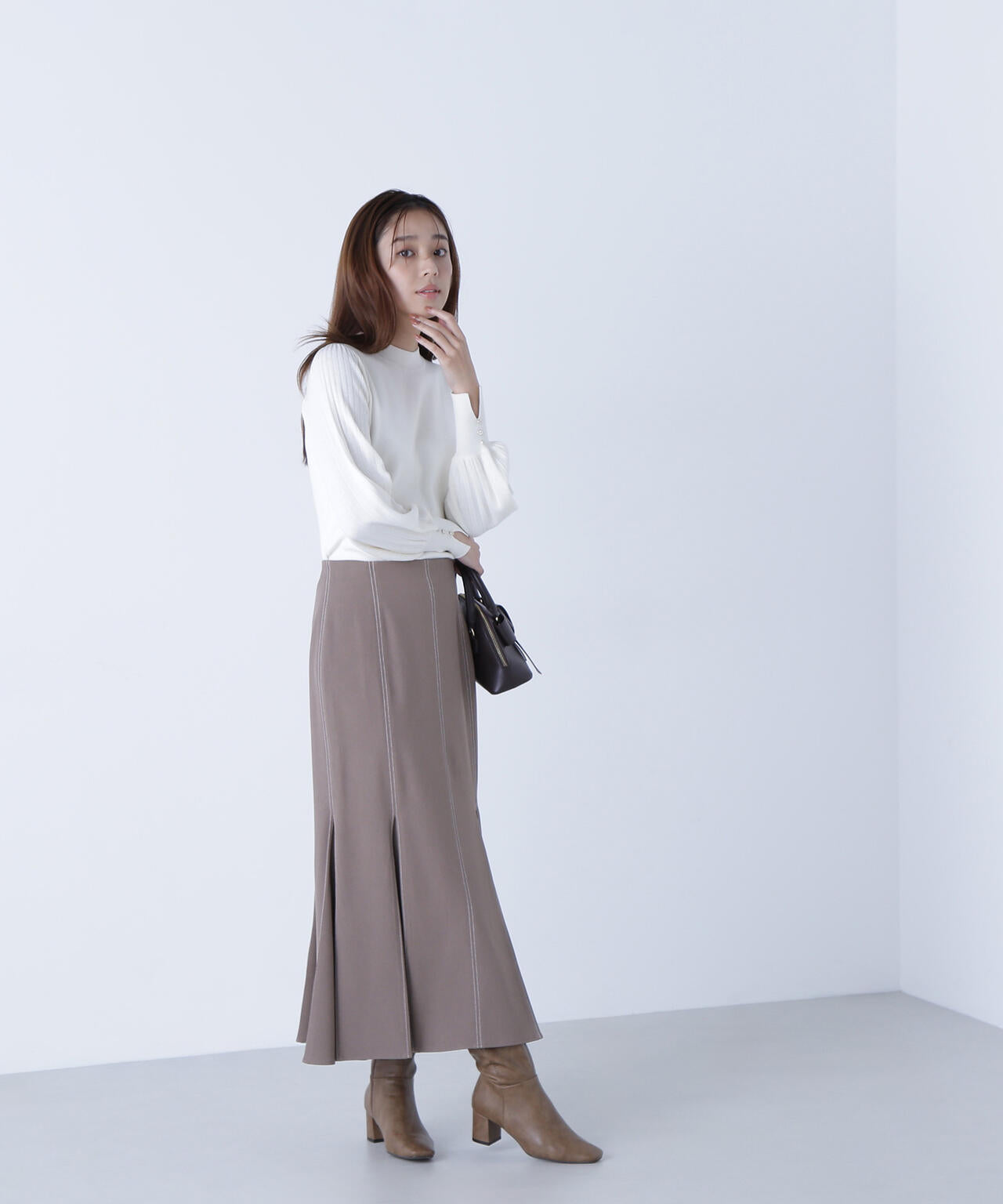 プリーツスリーブニット