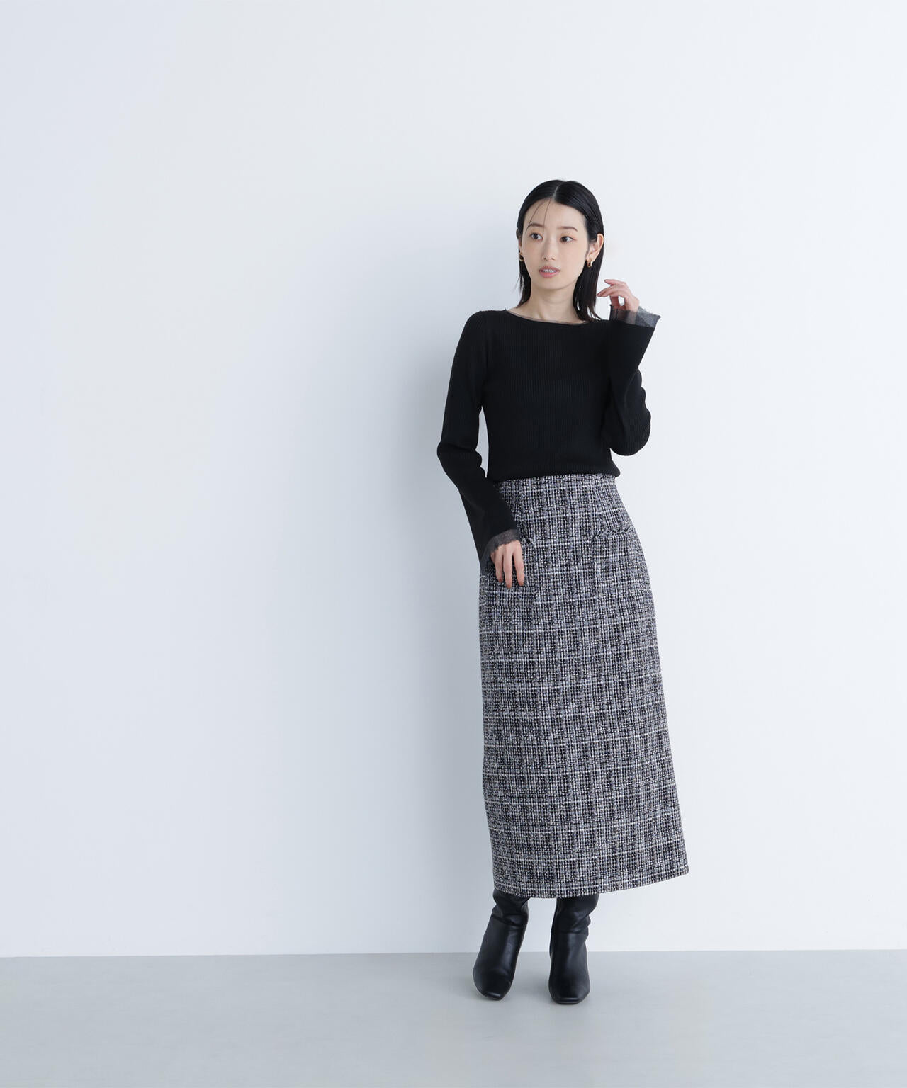 ボートネックフレアカフスニット