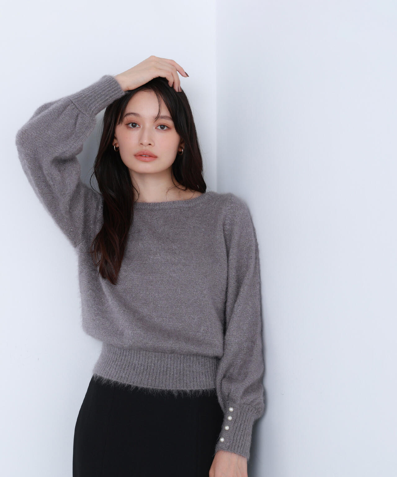 パールボタンヘアリーニット