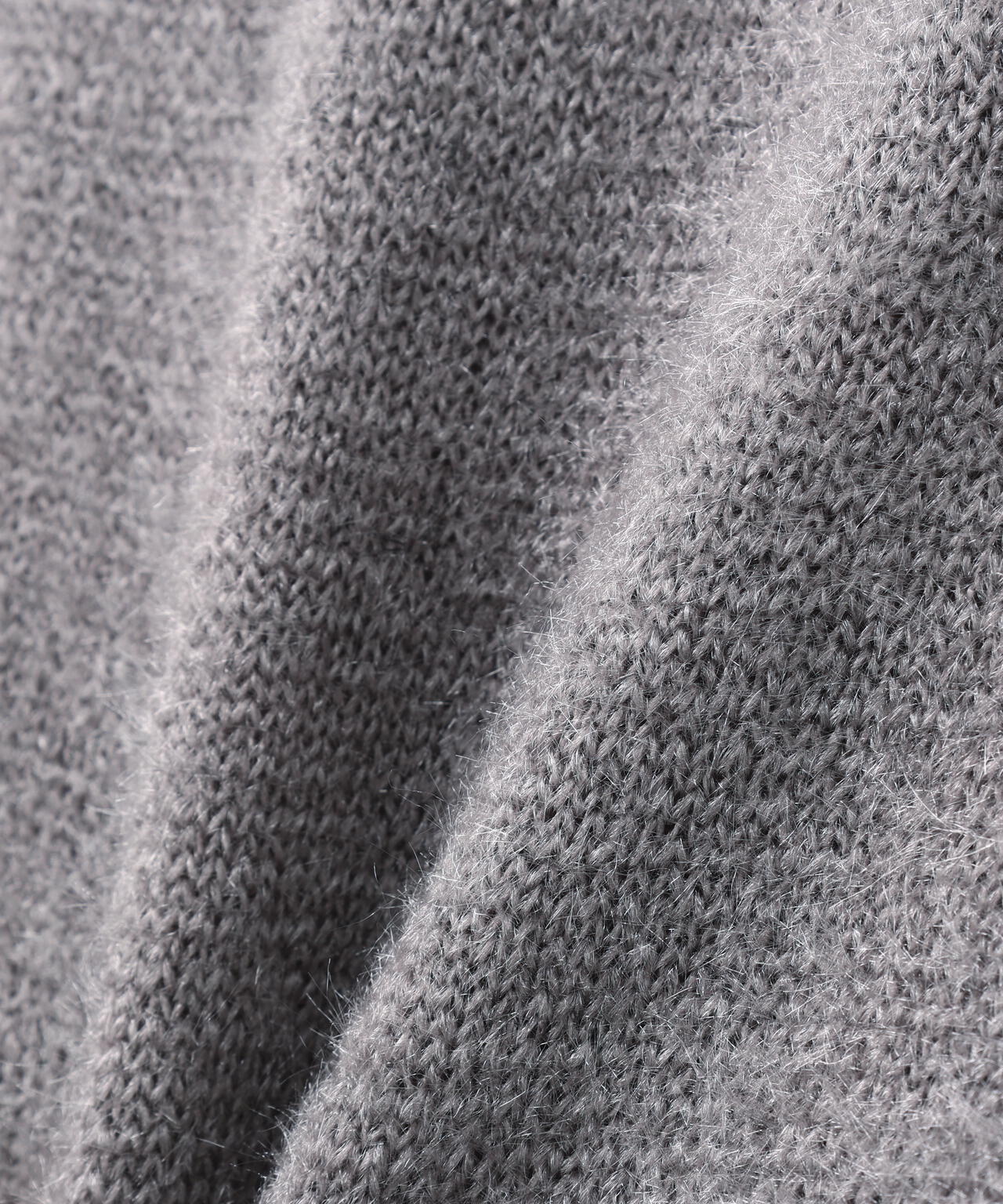 パールボタンヘアリーニット