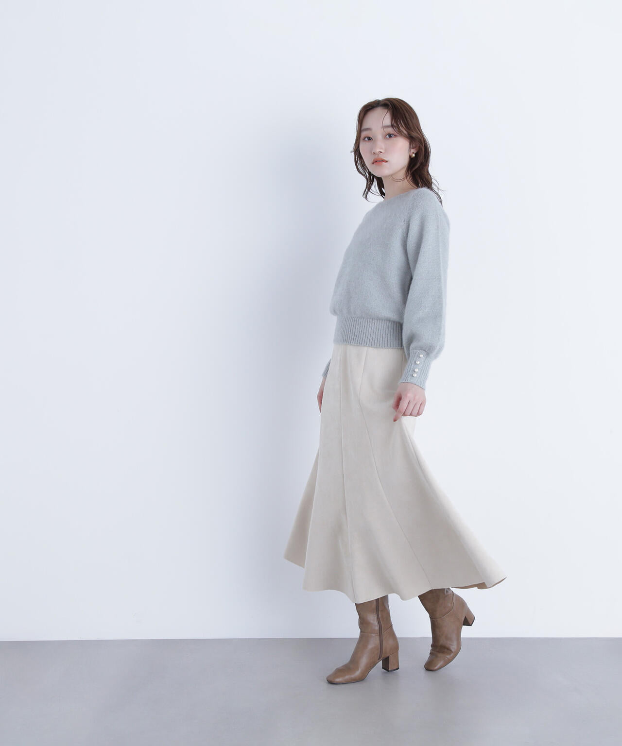 パールボタンヘアリーニット