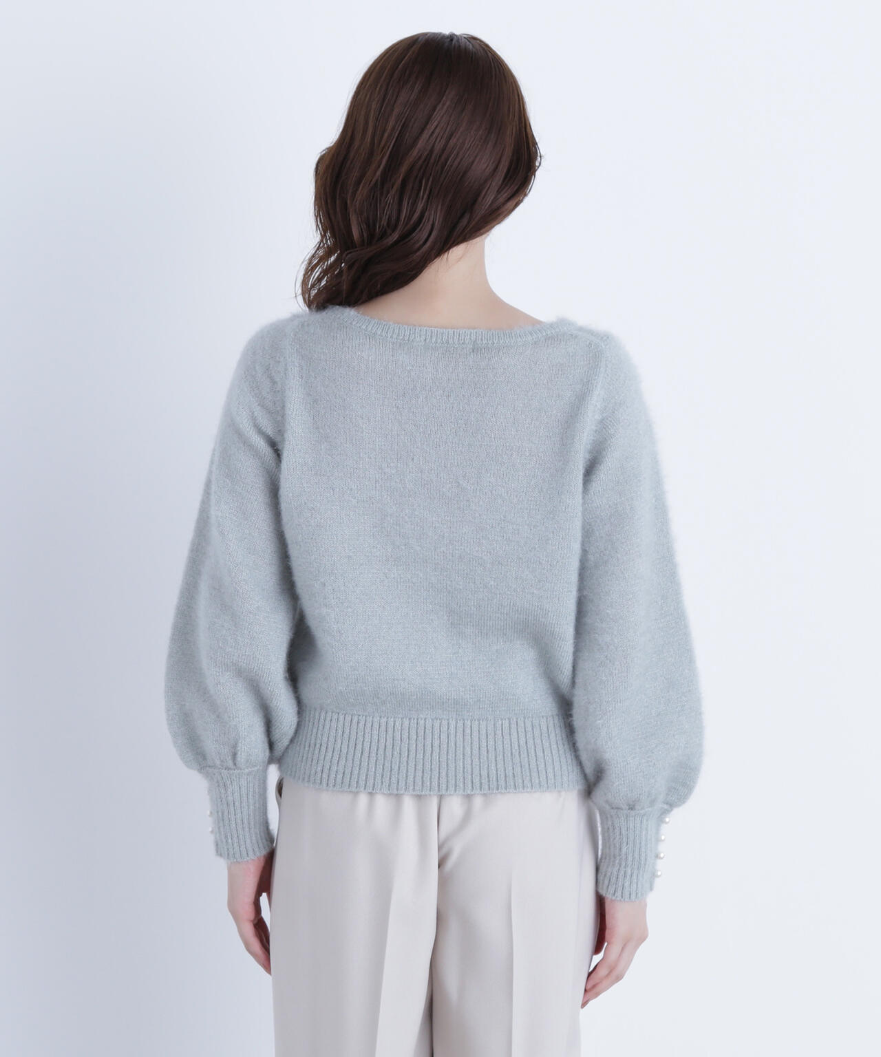 パールボタンヘアリーニット