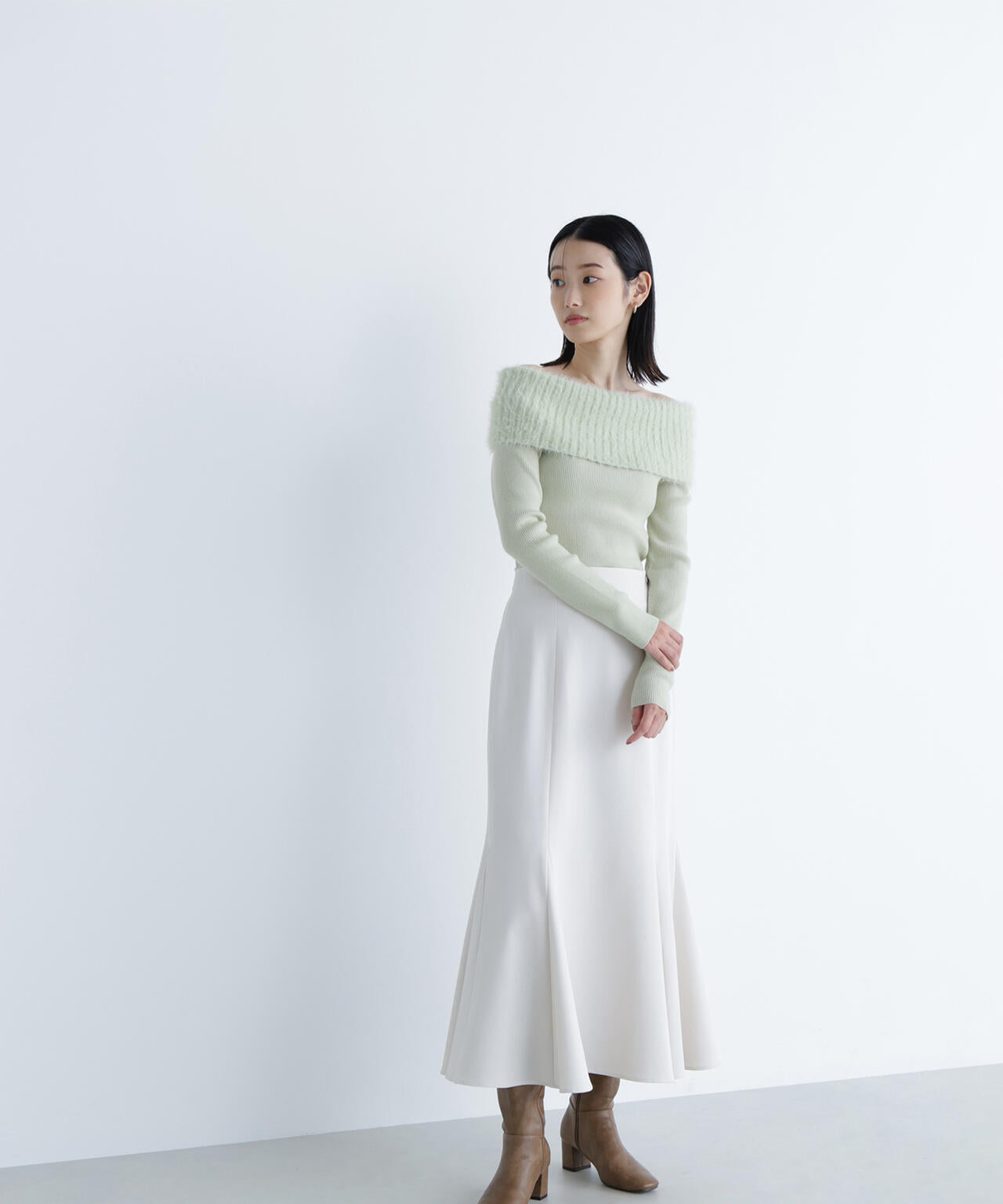 シャギーオフショルニット