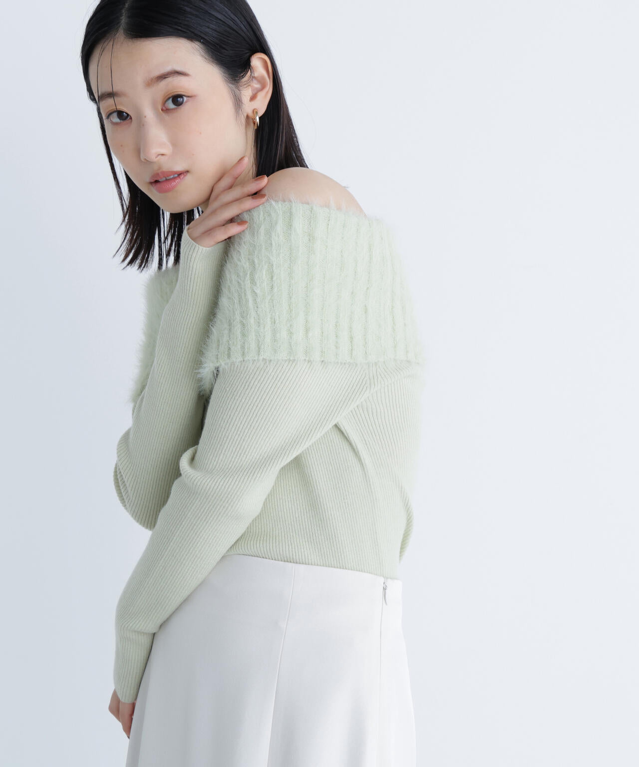 シャギーオフショルニット