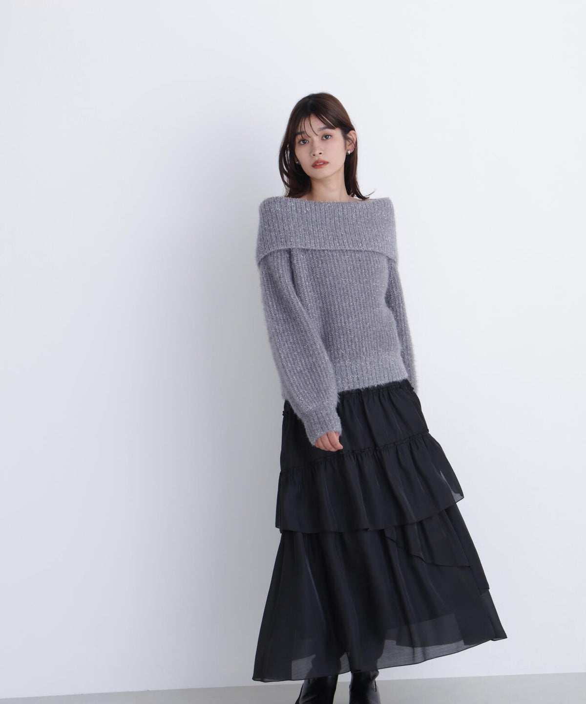 ヘアリーラメオフショルニット